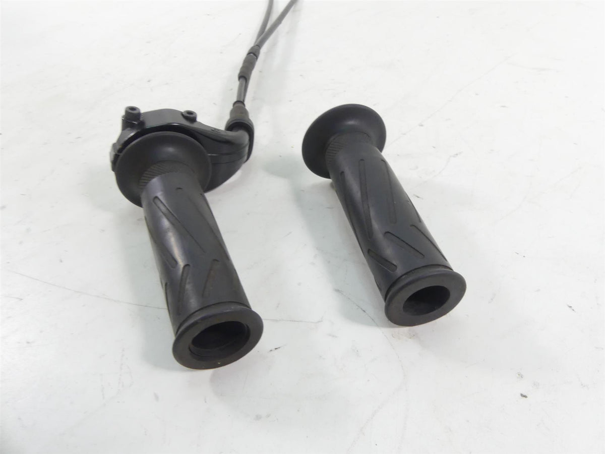 2013 Yamaha VMX17 V-Max 1700 Throttle Cable Grip Grab Set 4YR-26240-02-00 {{ shop.shopifyCountryName }} - Mototech271