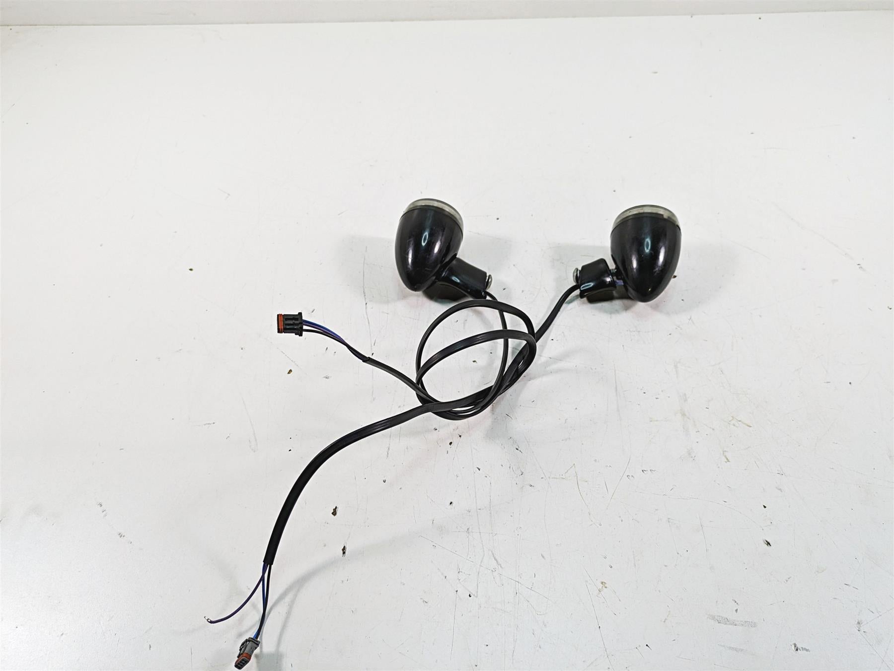 2020 Harley Softail FXBB Street Bob Rear Signature Led Turn Signal Set 67801152 {{ shop.shopifyCountryName }} - Mototech271