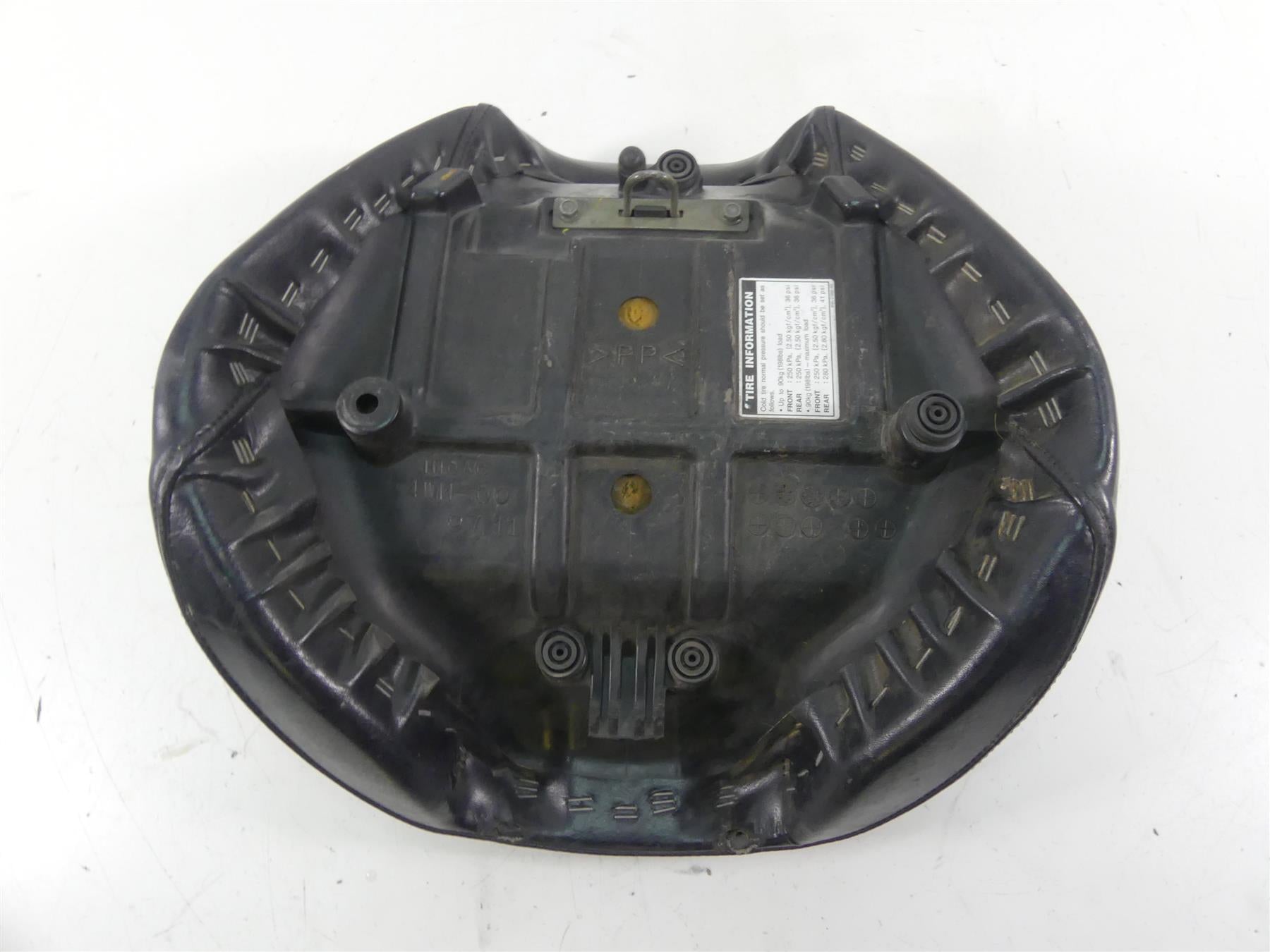 2001 Yamaha XV1600 Road Star Front Rider Driver Seat Saddle 4WM-24710-00-00 {{ shop.shopifyCountryName }} - Mototech271