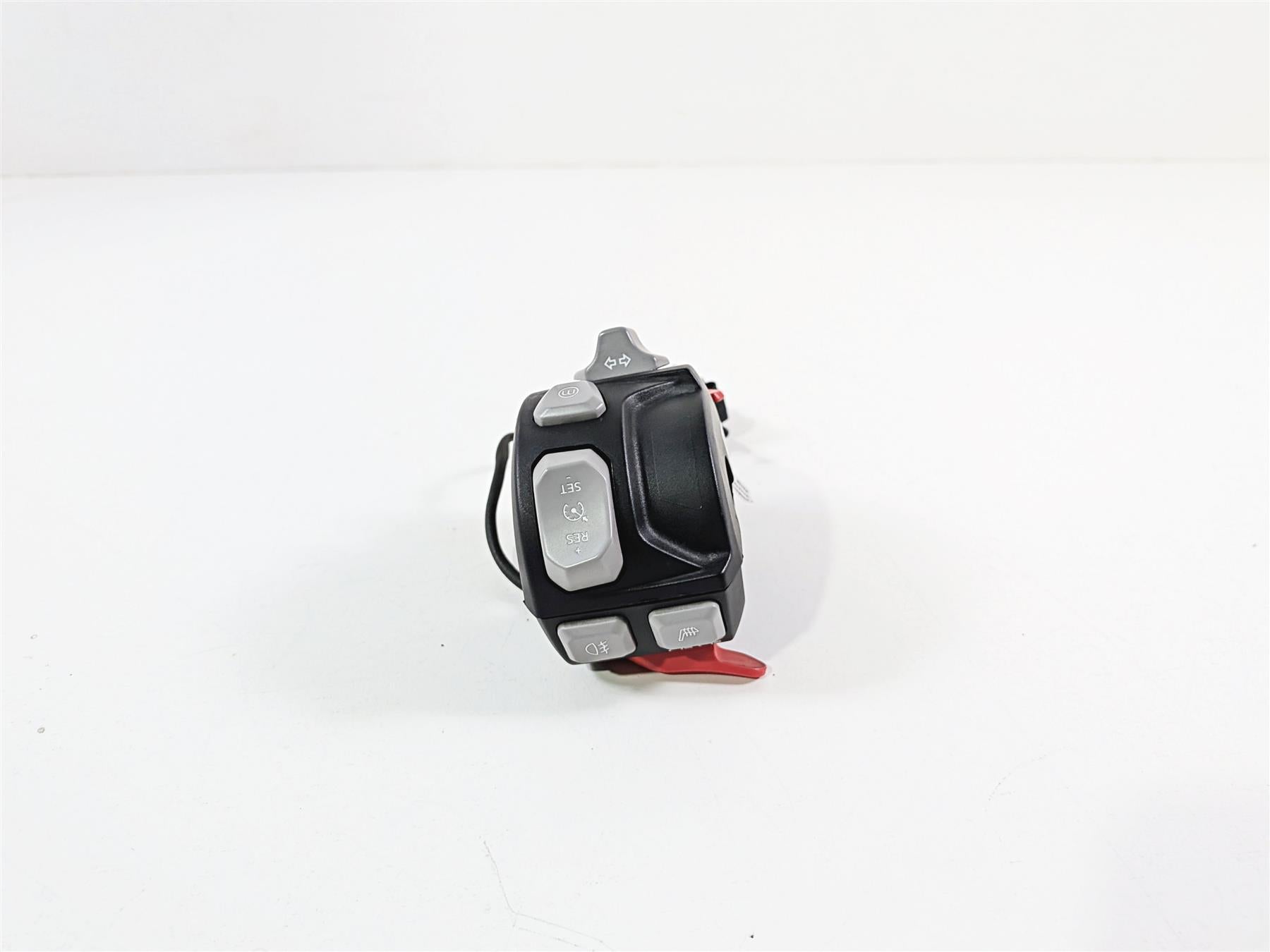2022 Triumph Tiger 900 GT Pro Left Hand Light Cruise Control Switch T2044782 {{ shop.shopifyCountryName }} - Mototech271