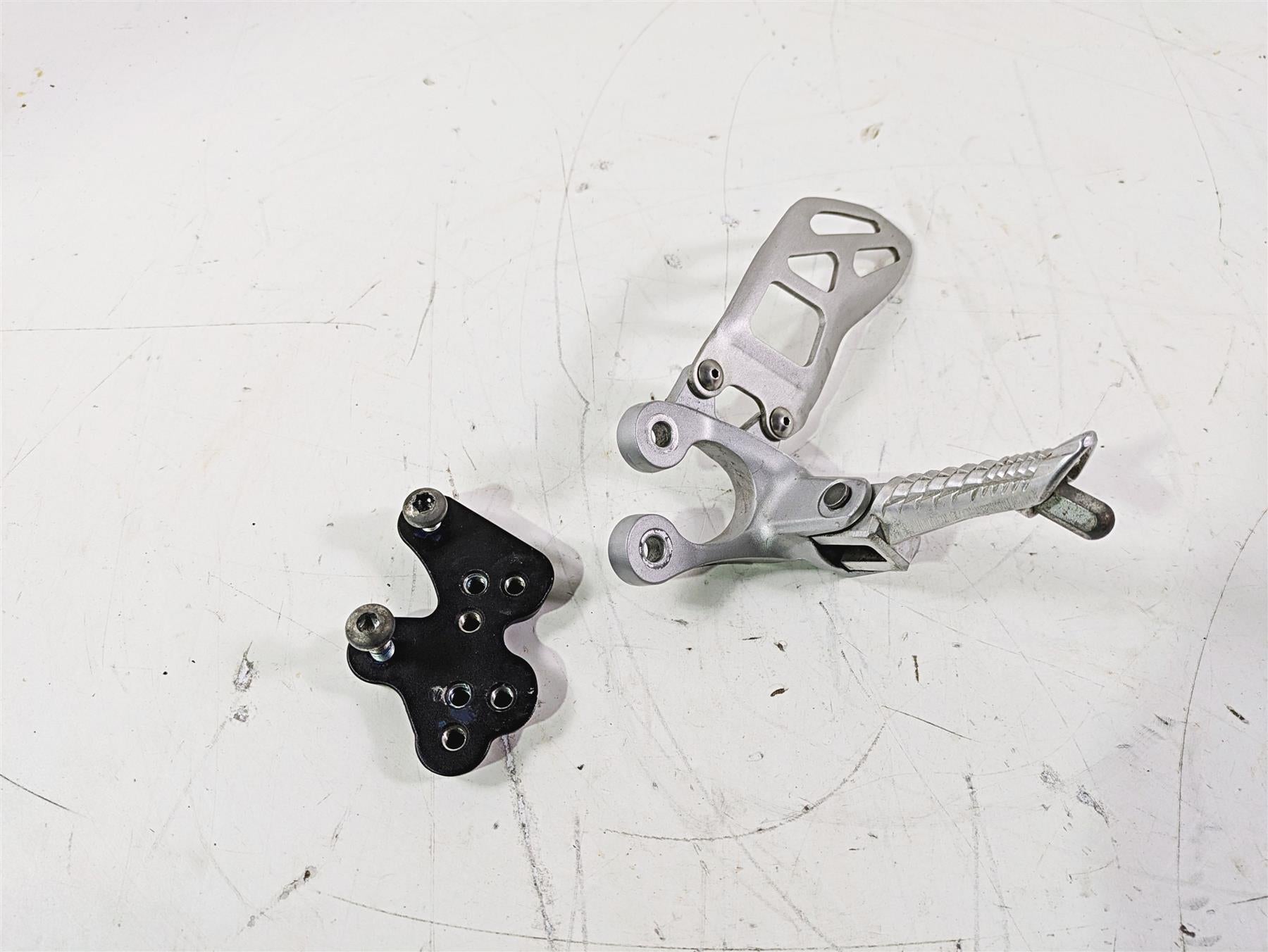 2016 Suzuki GSXR1000 Left Front Rider Driver Foot Peg & Mount 43521-47H20 {{ shop.shopifyCountryName }} - Mototech271