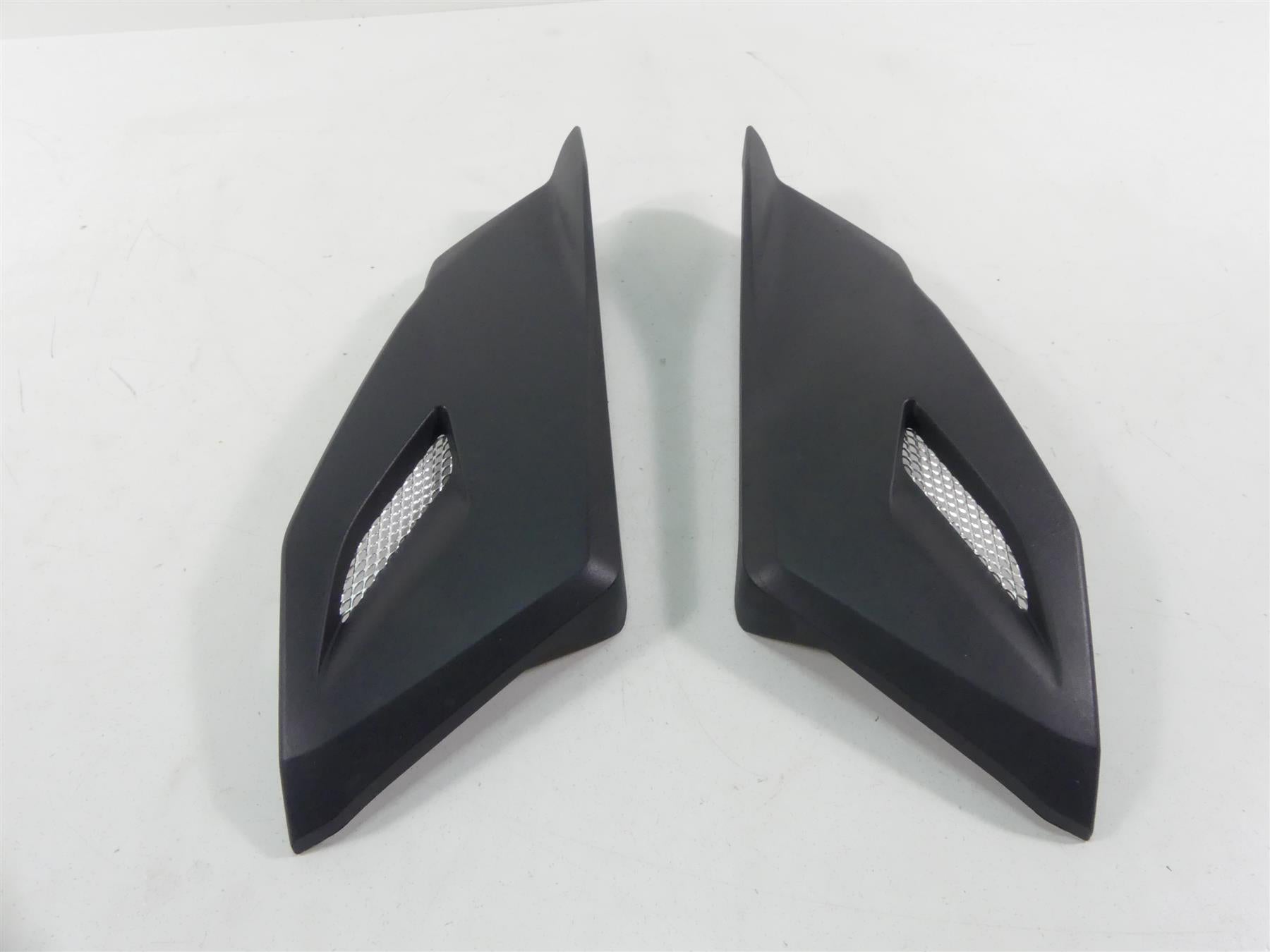 2012 Mv Agusta Brutale 1090 R Fuel Tank Side Cover Fairing 80F0B2952 80F0B2951 {{ shop.shopifyCountryName }} - Mototech271