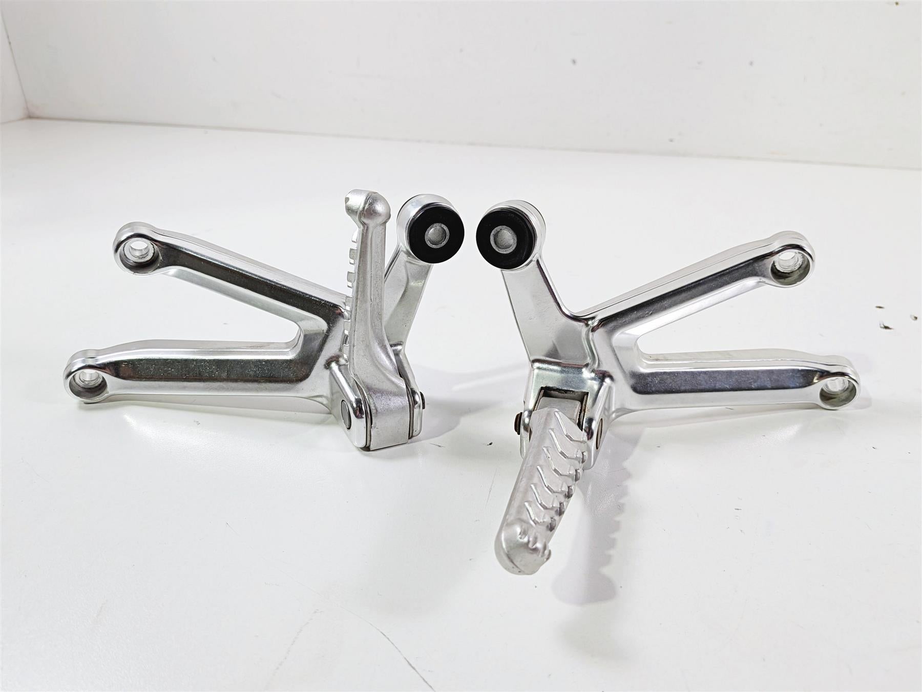 2008 Aprilia RSVR 1000 Factory Passenger Foot Peg Set READ AP8154071 AP8154072 {{ shop.shopifyCountryName }} - Mototech271