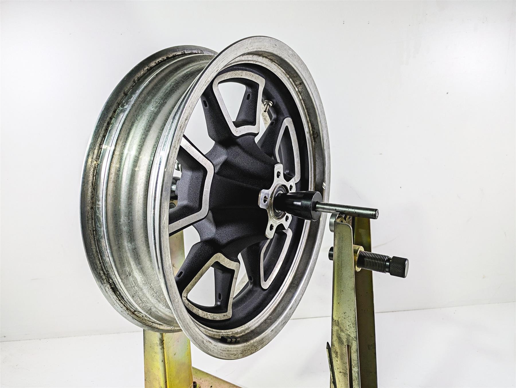 2016 Harley FXDL Dyna Low Rider Rear Wheel Rim Straight 17x4.5 Cast 40900289 {{ shop.shopifyCountryName }} - Mototech271