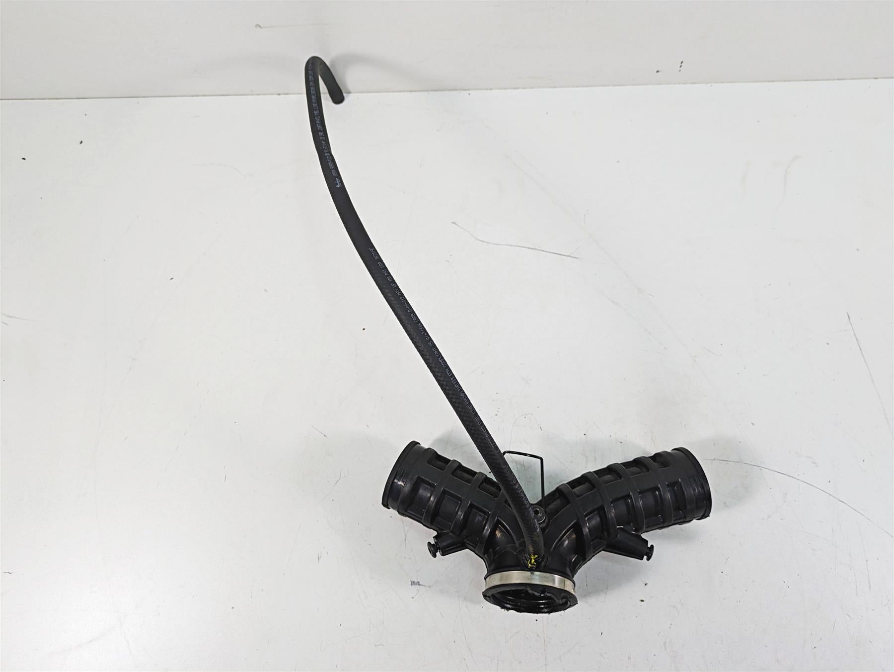 2020 Moto Guzzi V85 TT Adventure Intake Throttle Body Y-Tube Hose 1A014996 {{ shop.shopifyCountryName }} - Mototech271