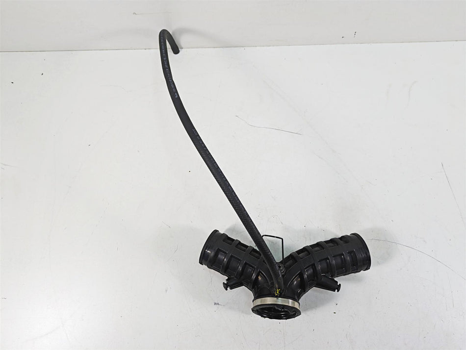 2020 Moto Guzzi V85 TT Adventure Intake Throttle Body Y-Tube Hose 1A014996 {{ shop.shopifyCountryName }} - Mototech271
