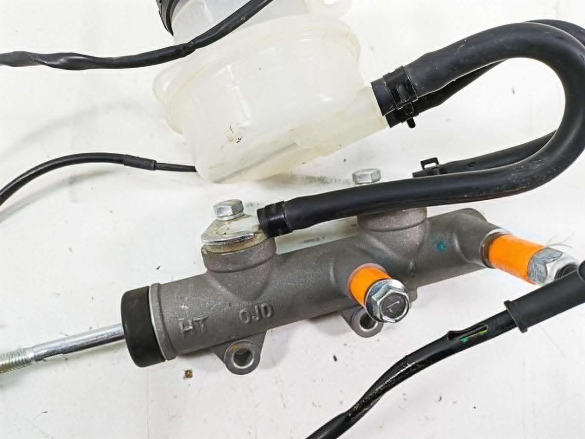 2021 CFMoto Zforce 500 Trail Main Brake Master Cylinder 5BWB-081100-00002 {{ shop.shopifyCountryName }} - Mototech271