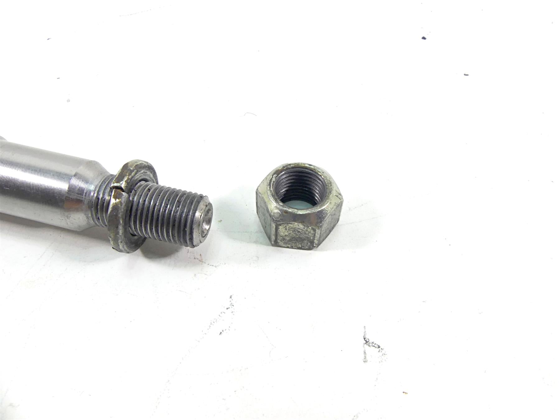 2005 Harley Sportster XL1200 C Straight Front Axle Wheel Spindle 3/4" 43895-00 {{ shop.shopifyCountryName }} - Mototech271