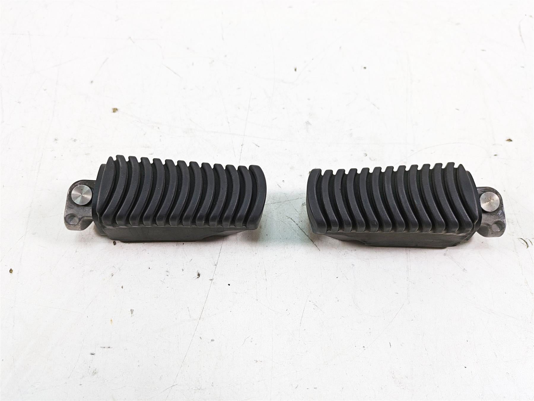 2007 BMW R1200GS K255 Adv Passenger Pillion Footpeg Foot Peg Set 46717664225 {{ shop.shopifyCountryName }} - Mototech271