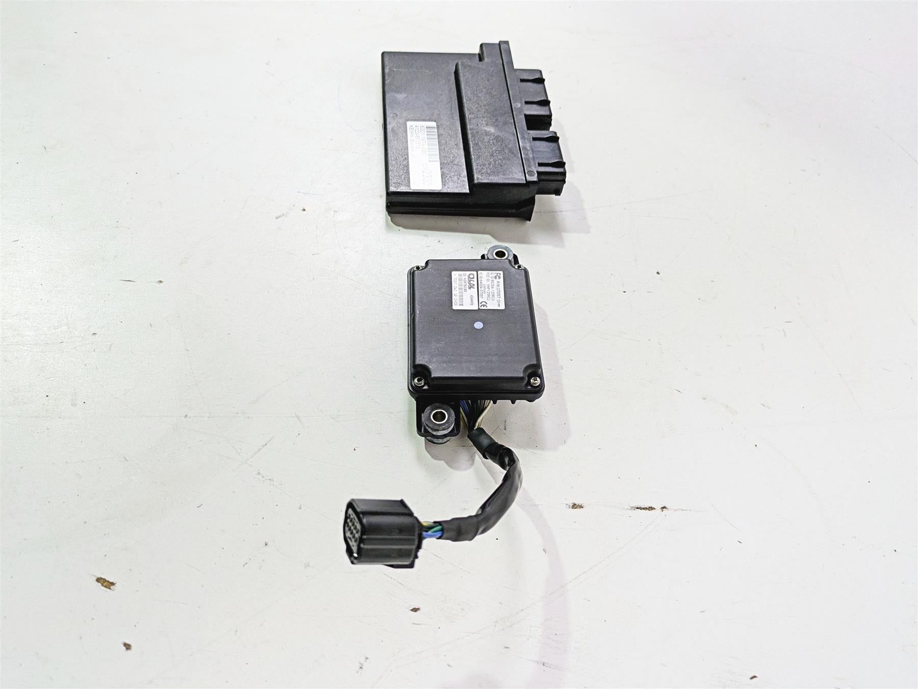 2013 Triumph Tiger 1215 Explorer Cdi Ecu Ecm Engine Control Module Set T1292333 {{ shop.shopifyCountryName }} - Mototech271