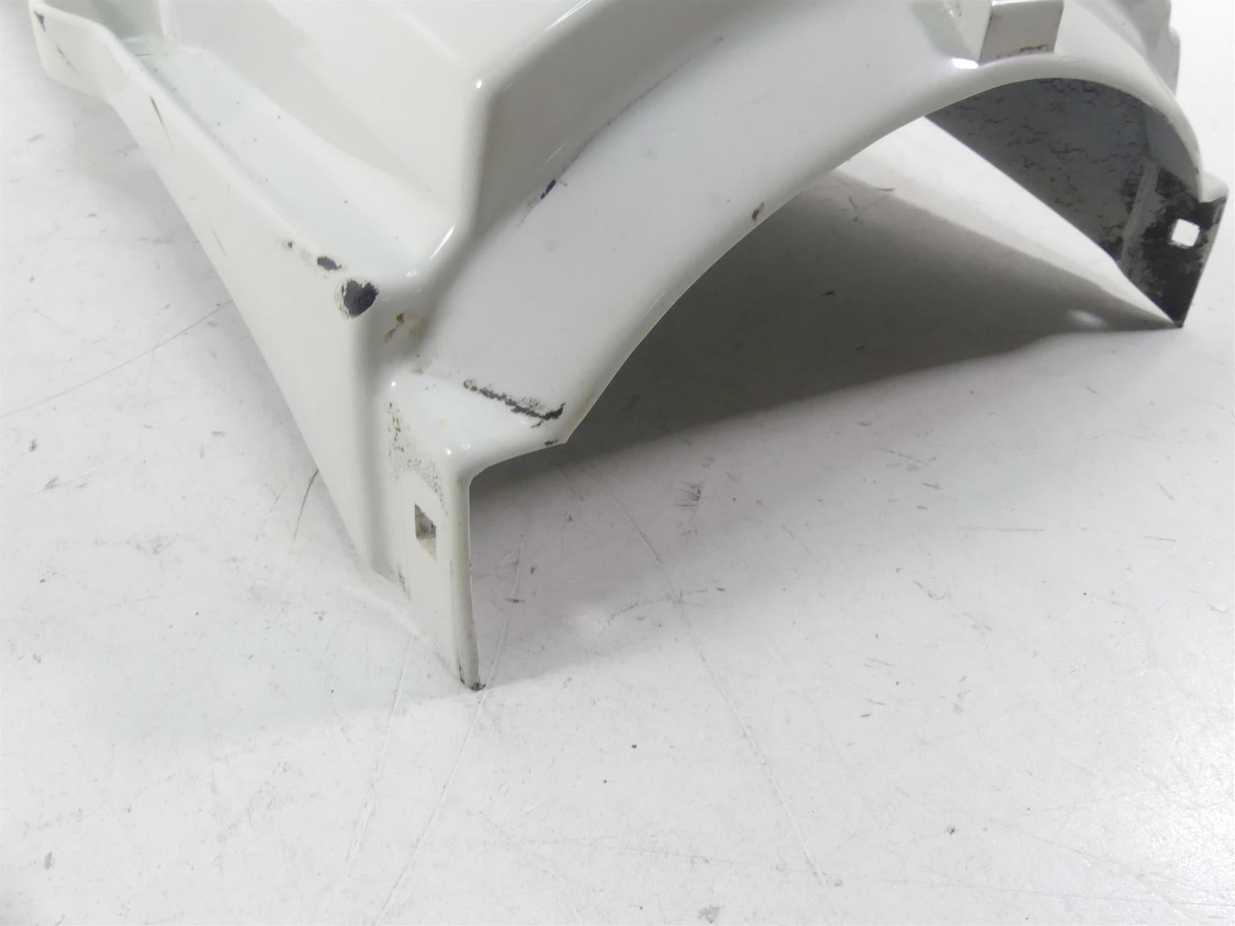 1999 BMW R1100 GS 259E Rear Inner White Painted Fender 46622313389 {{ shop.shopifyCountryName }} - Mototech271