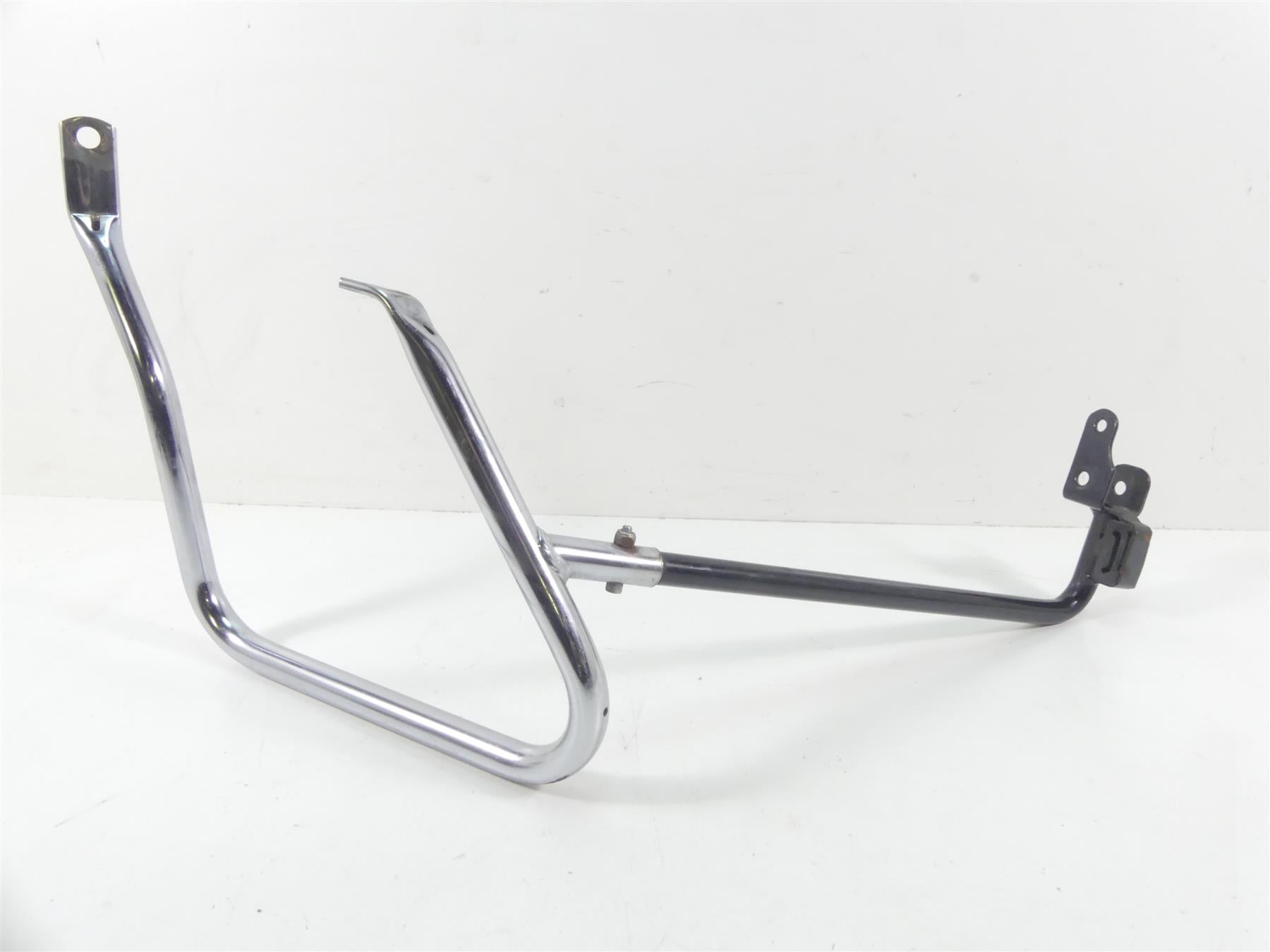 2014 Harley Touring FLHXS Street Glide Sp Right Saddlebag Mount Guard 90200507 {{ shop.shopifyCountryName }} - Mototech271