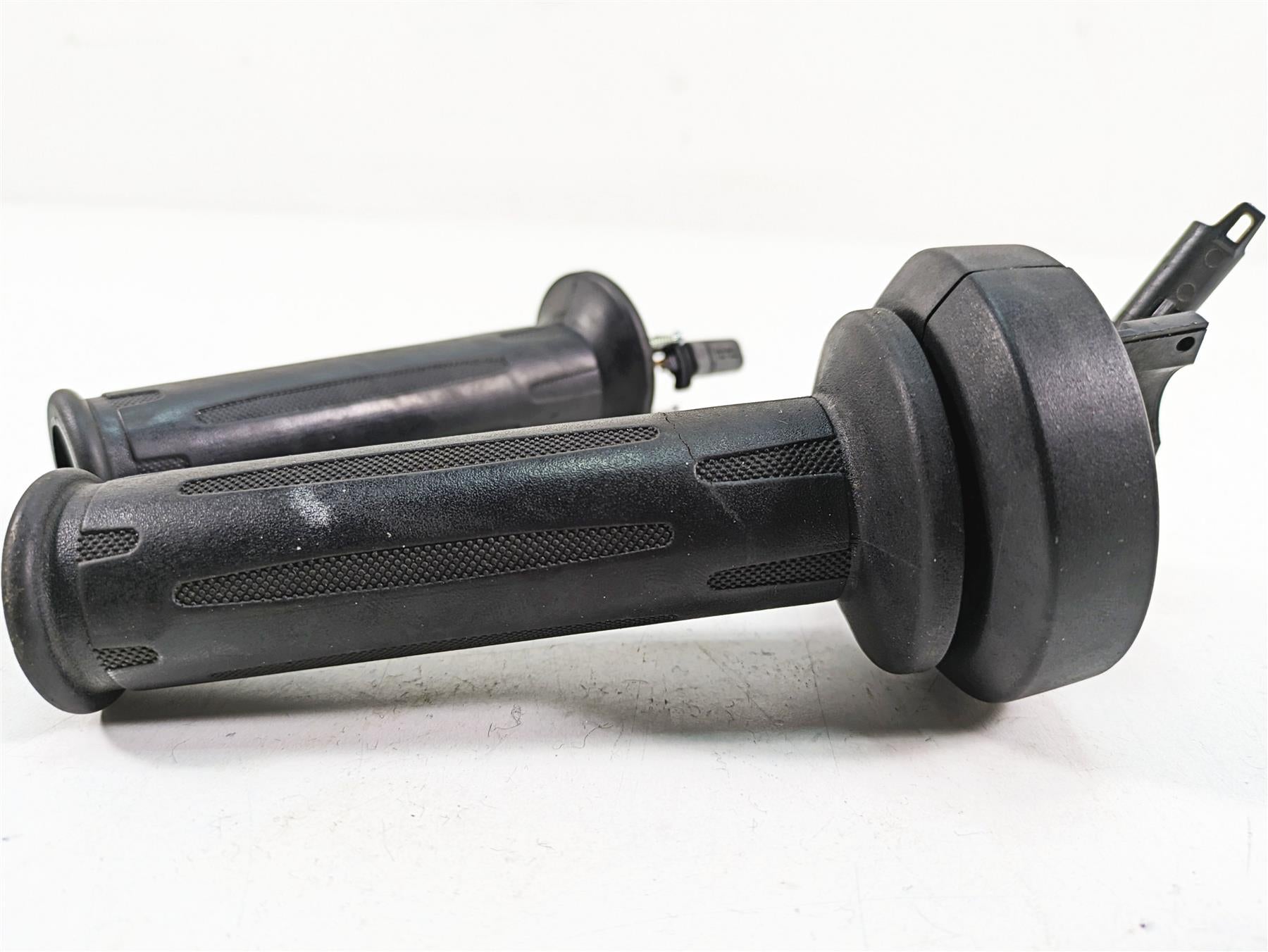2016 BMW R1200R K53 Heated Cruise Hand Grip Set 61318552115 61318552124 {{ shop.shopifyCountryName }} - Mototech271