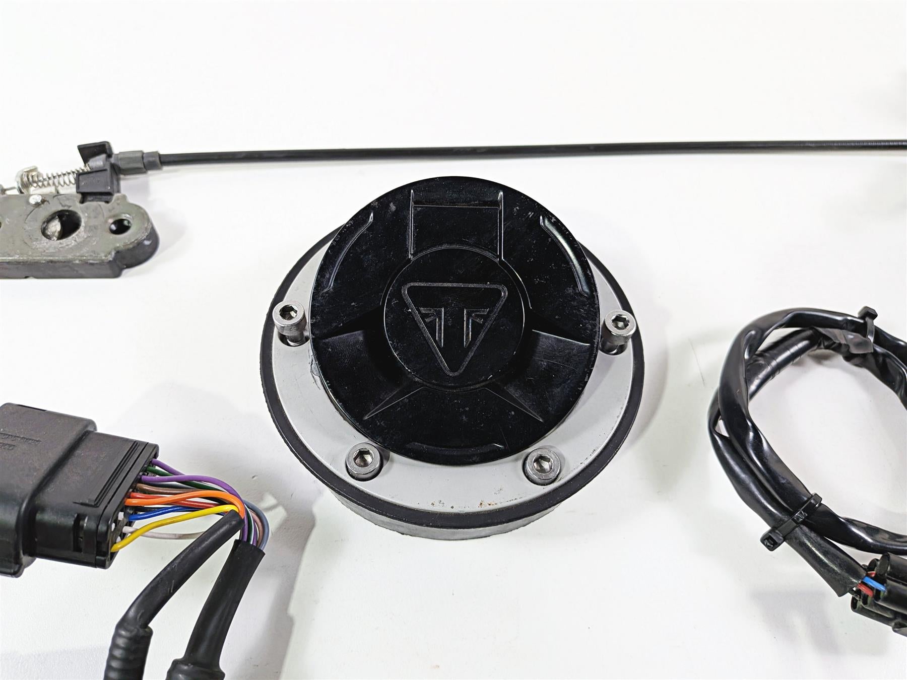 2019 Triumph Speed Triple RS 1050 Ignition Switch Cdi Immobilizer Fob T2502580 {{ shop.shopifyCountryName }} - Mototech271