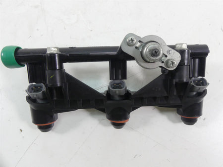 2015 Yamaha MT09 FZ09 Fuel Injection Injector Rail 1RC-13930-00-00 {{ shop.shopifyCountryName }} - Mototech271