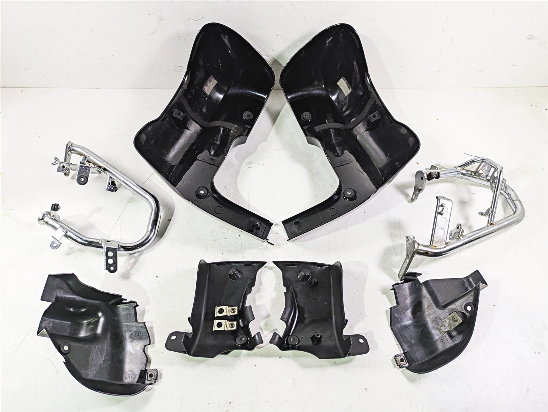 2004 Yamaha XVZ1300 Royal Star Front L+R Leg Fairings & Mounts 4XY-2835J-01-P5 {{ shop.shopifyCountryName }} - Mototech271