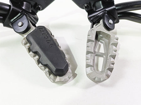 2018 Ducati Scrambler Desert Sled 800 Rear Passenger Footpeg Rest Set 46510742BA {{ shop.shopifyCountryName }} - Mototech271