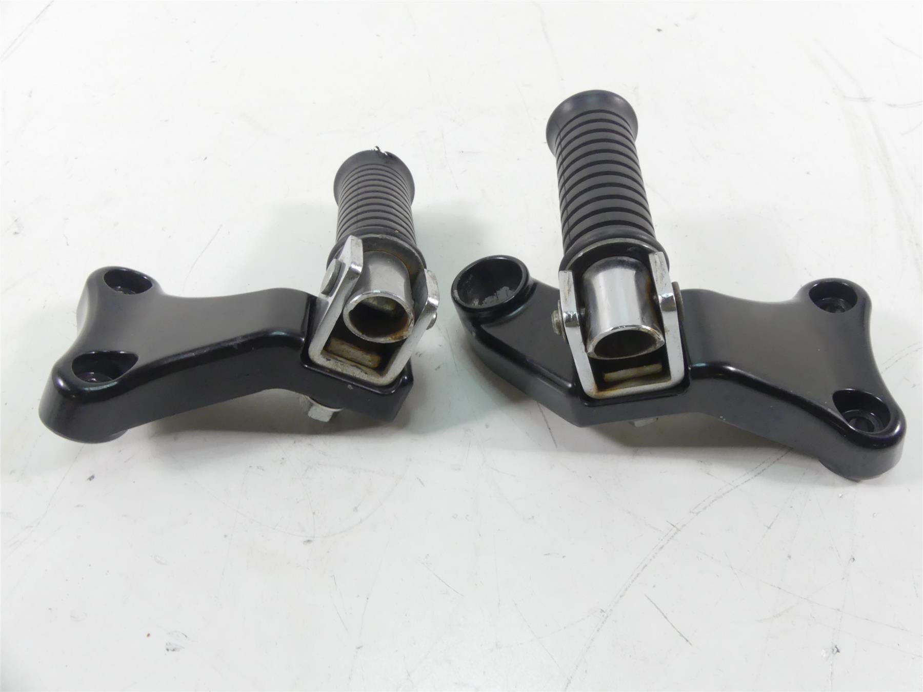2004 Kawasaki VN1600 Meanstreak Rear Passenger Foot Peg Footpeg Set 35011-1922 {{ shop.shopifyCountryName }} - Mototech271