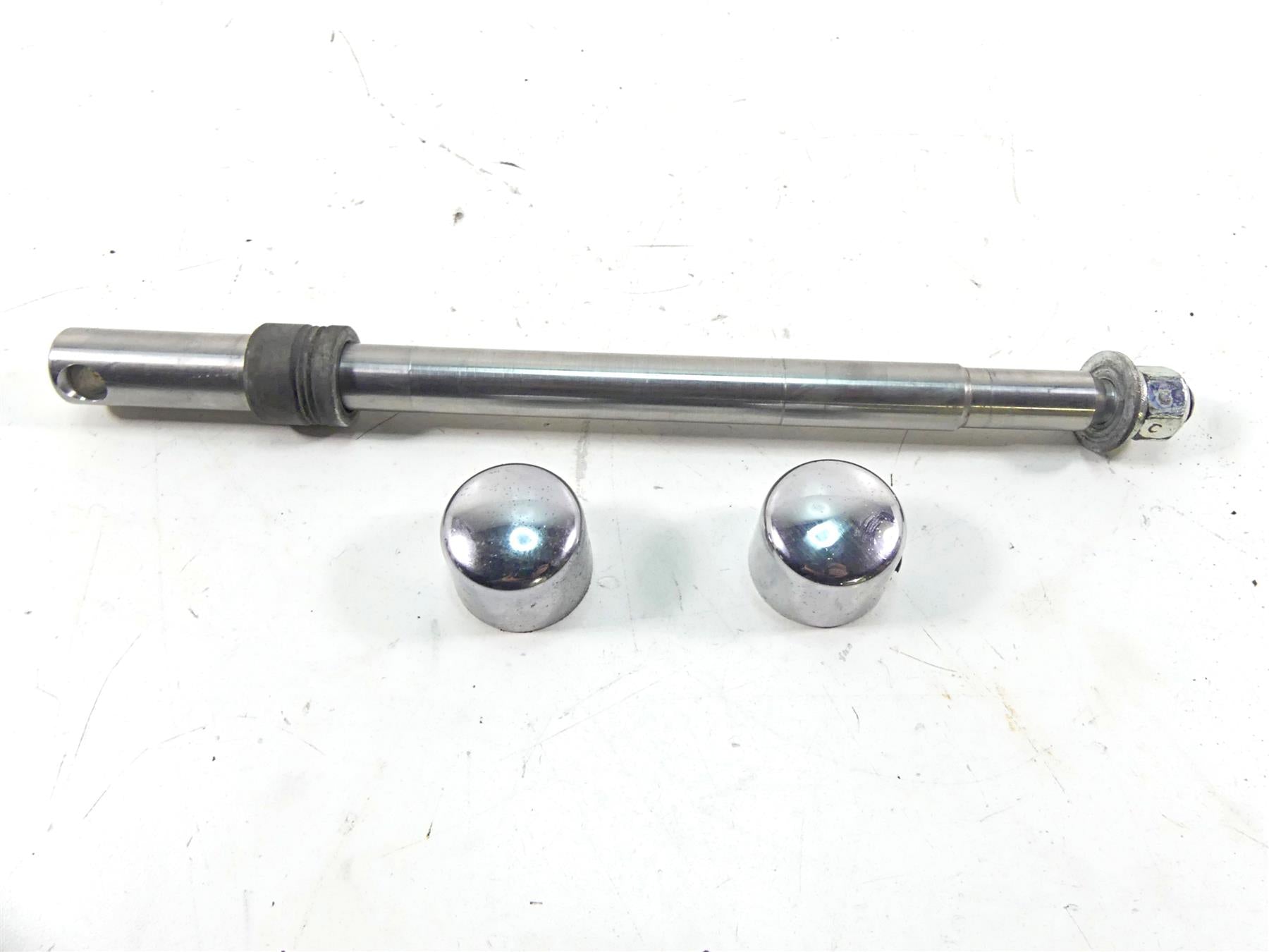 2002 Harley FLSTCI Softail Heritage Front Axle Wheel Spindle 3/4" 41584-86A {{ shop.shopifyCountryName }} - Mototech271