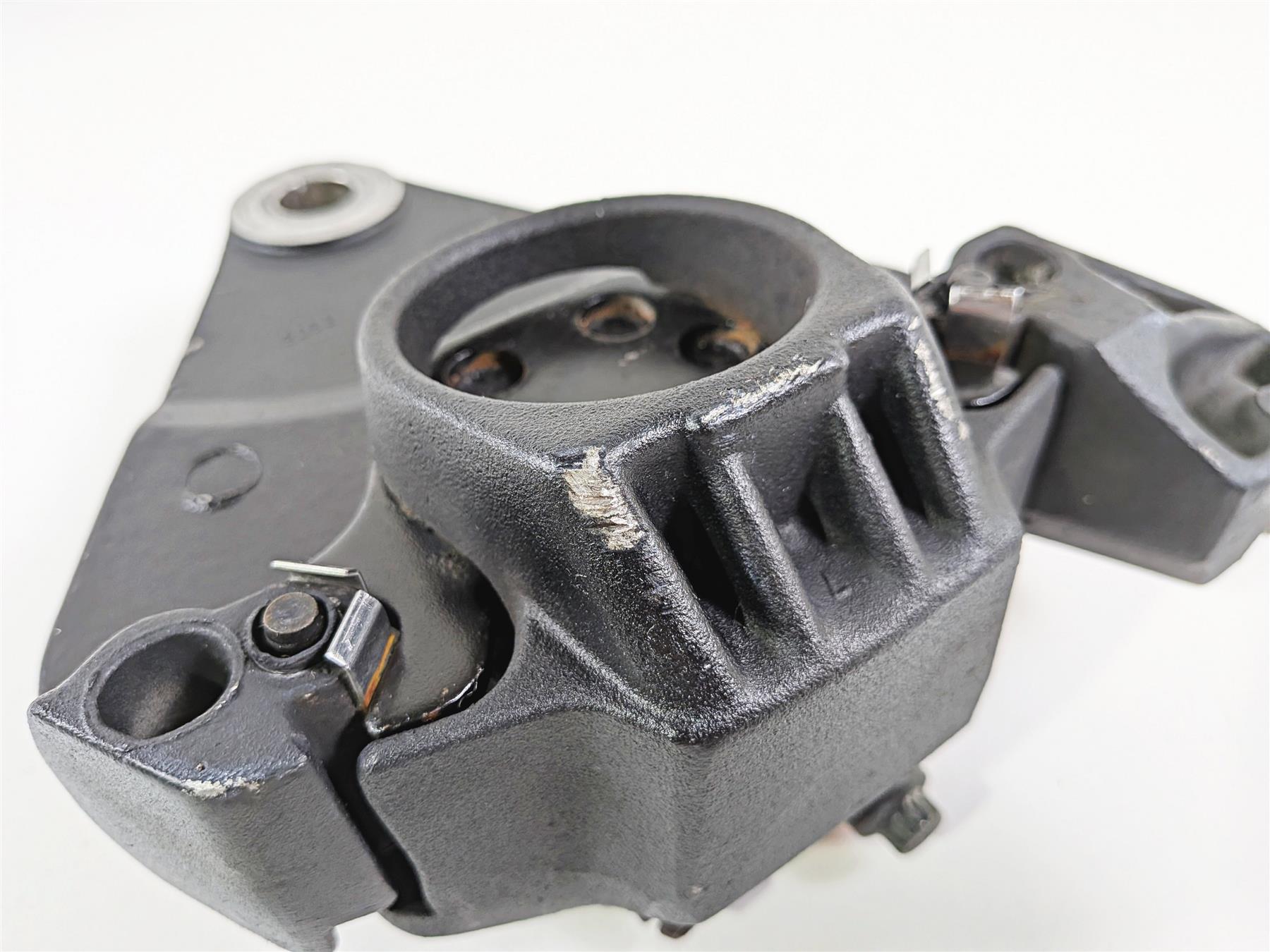 1996 Harley FLSTC Softail Heritage Rear Brake Caliper Bracket 44050-87 44207-87 {{ shop.shopifyCountryName }} - Mototech271