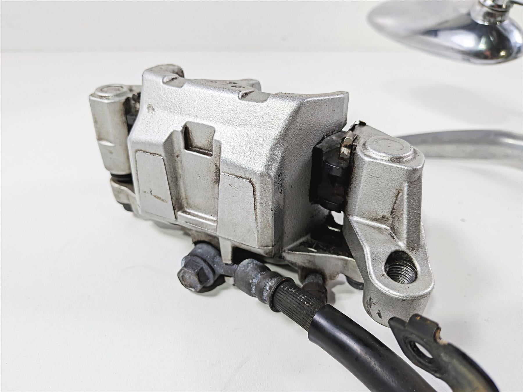 2002 Yamaha XVS650 V-Star Classic Front Brake Caliper & Master 4WM-2580U-00-00 {{ shop.shopifyCountryName }} - Mototech271