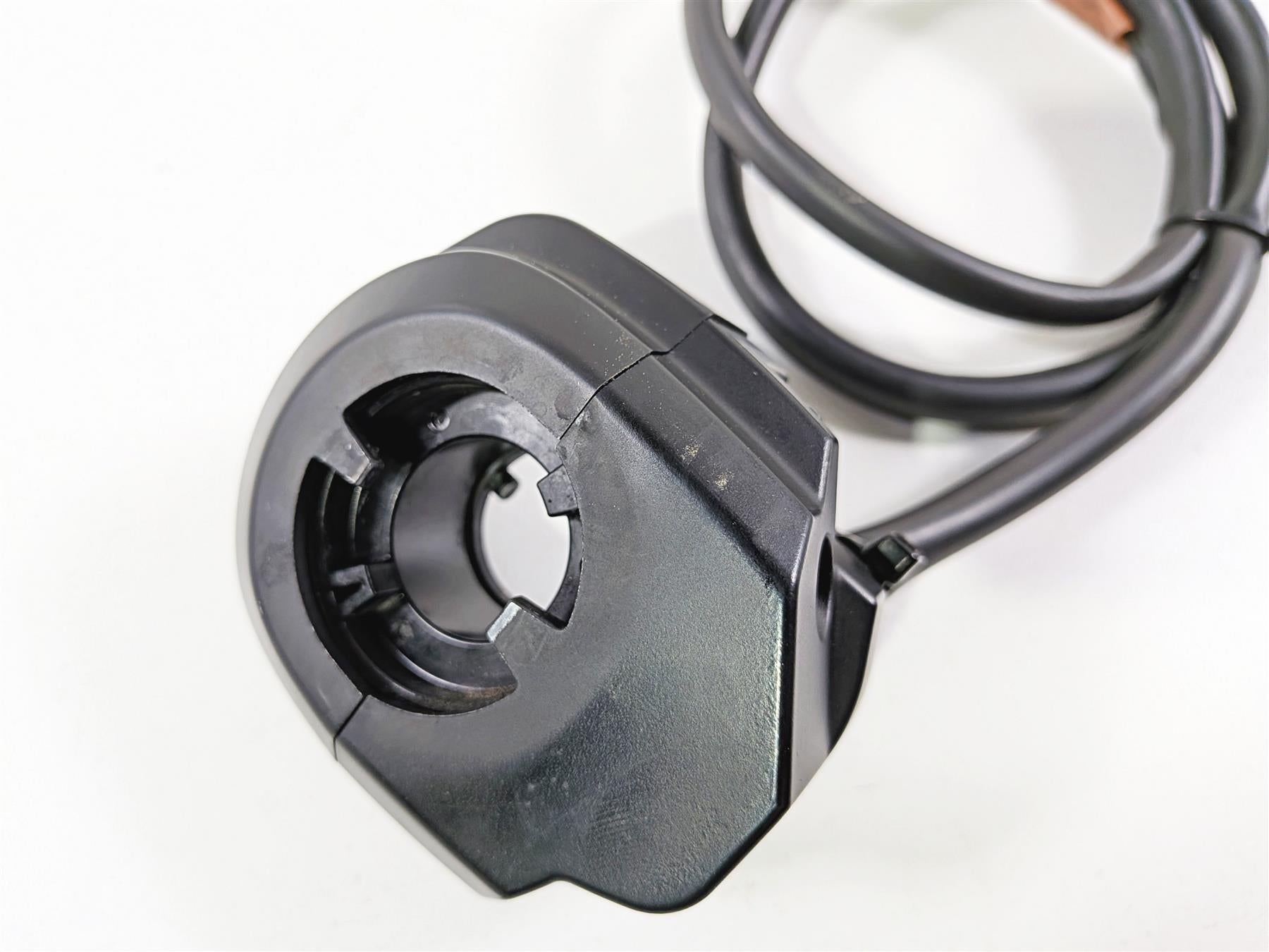 2022 Triumph Tiger 900 GT Pro Ride Fly By Wire Throttle Grip Sensor T2042074 {{ shop.shopifyCountryName }} - Mototech271