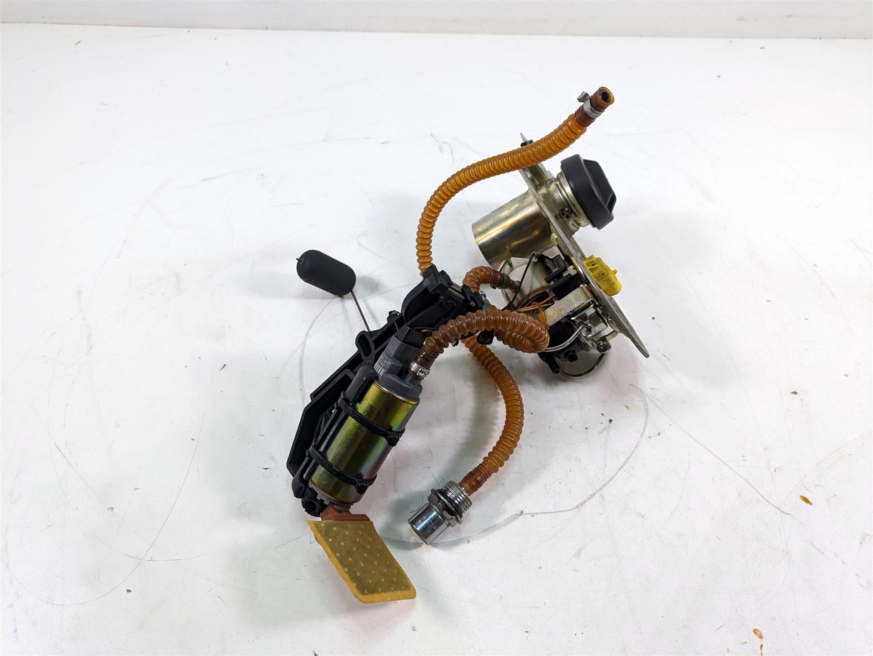 2006 Harley Touring FLHTCUI Electra Glide Fuel Gas Petrol Pump -Read 62897-01B {{ shop.shopifyCountryName }} - Mototech271