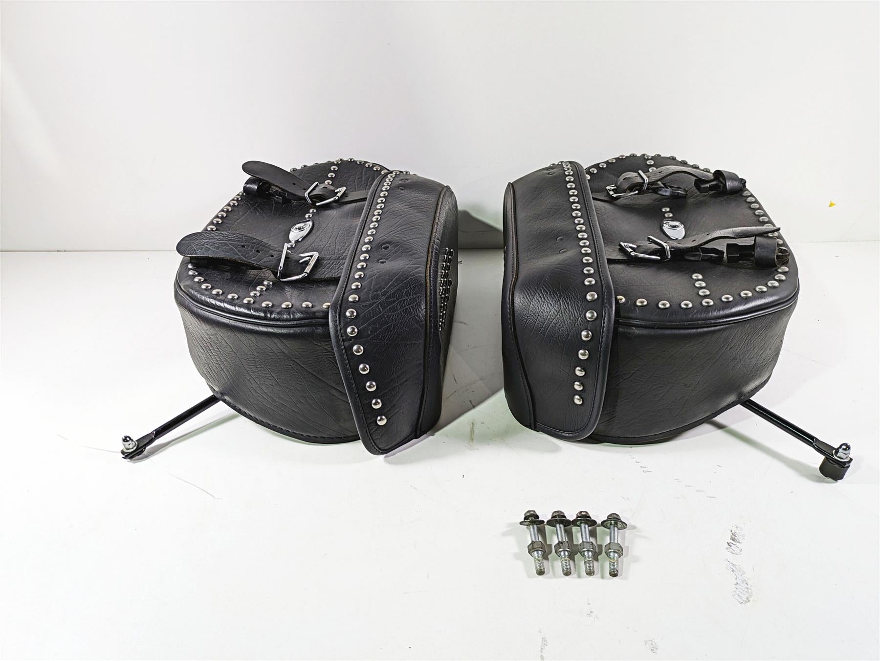 2008 Harley FLSTC Softail Heritage Saddlebag Saddle Bag Set 90477-06 90476-06