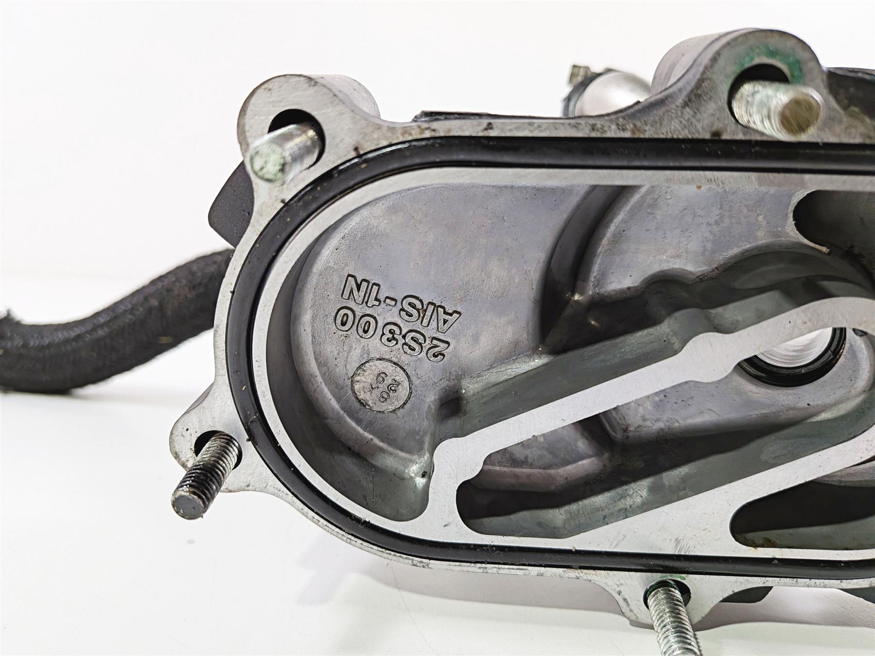 2009 Yamaha VMX17 V-Max 1700 Oil Cooler Adaptor Plate 2S3-13470-00 124100-9640-Mototech271