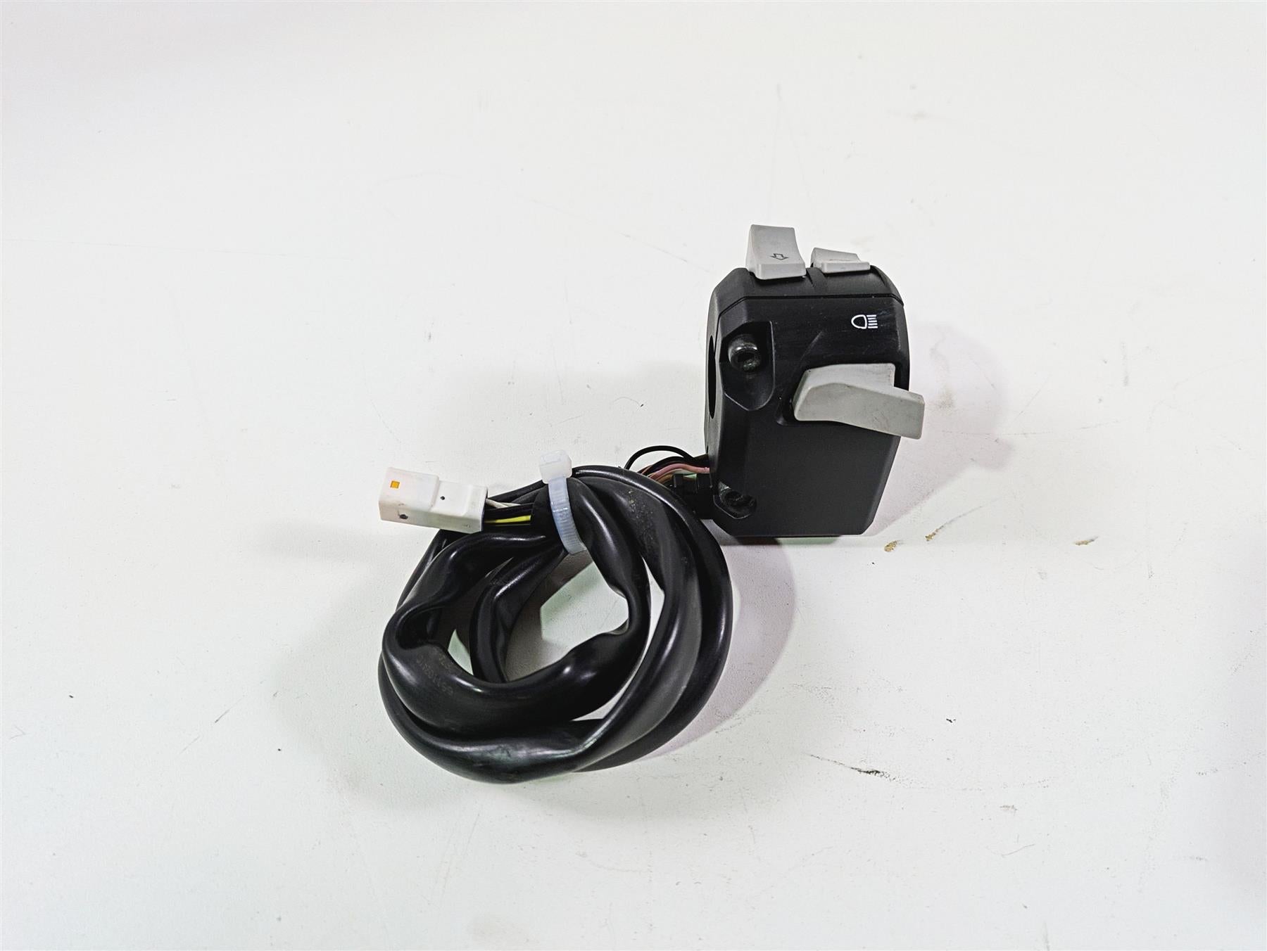 2019 Ducati Supersport 939 S Left Hand Turn Signal Control Switch 65110241C {{ shop.shopifyCountryName }} - Mototech271