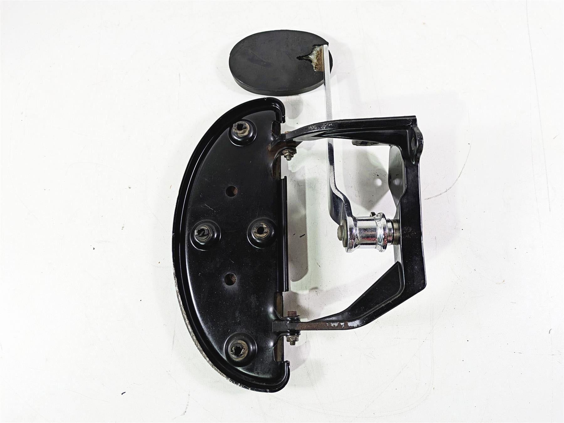 2008 Harley FLSTSB Cross Bones Right Floorboard & Brake Pedal Set 50600026 {{ shop.shopifyCountryName }} - Mototech271