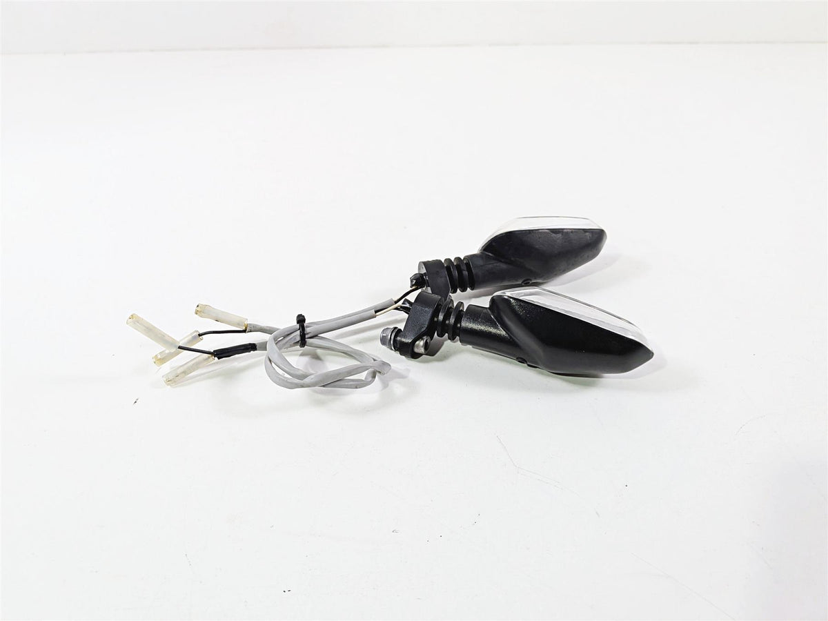 2022 Triumph Tiger 900 GT Pro Rear Led Blinker Turn Signal Set T2707333 {{ shop.shopifyCountryName }} - Mototech271
