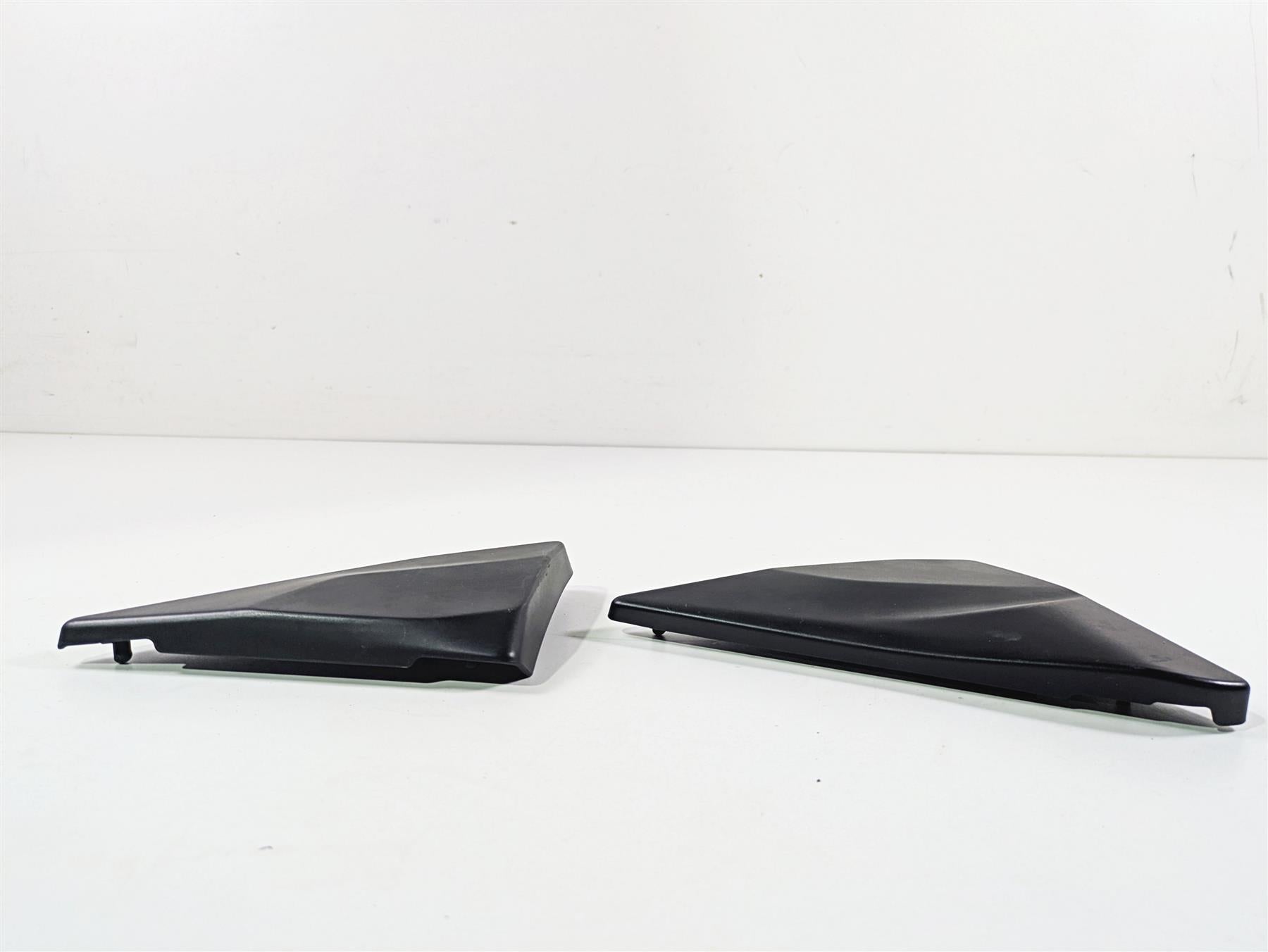 2016 BMW R1200RT K52 Left Right Infill Cover Fairing Set 46638534861 {{ shop.shopifyCountryName }} - Mototech271