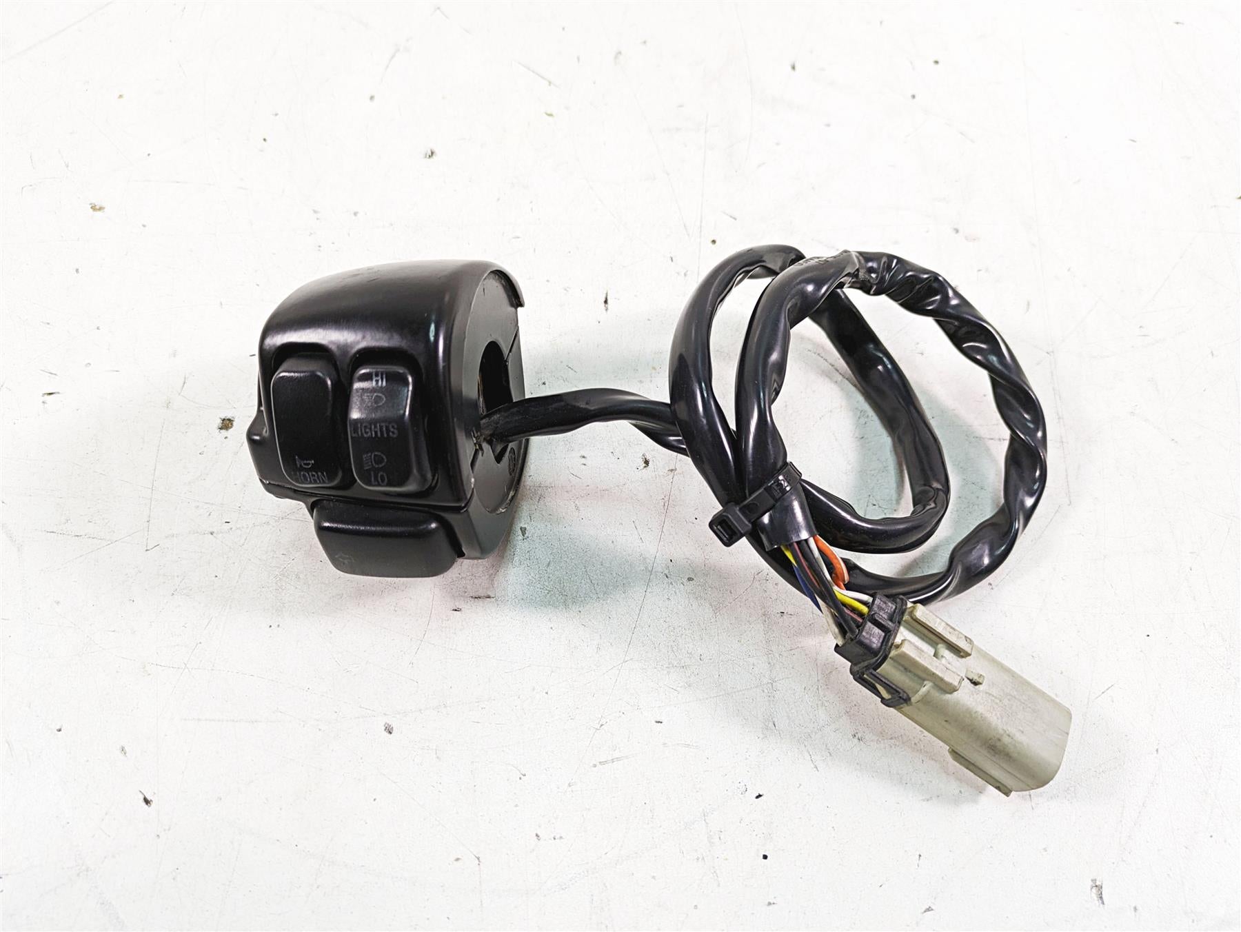 2007 Harley Sportster XL1200 C Left Hand Turn Signal Control Switch 71682-06A {{ shop.shopifyCountryName }} - Mototech271