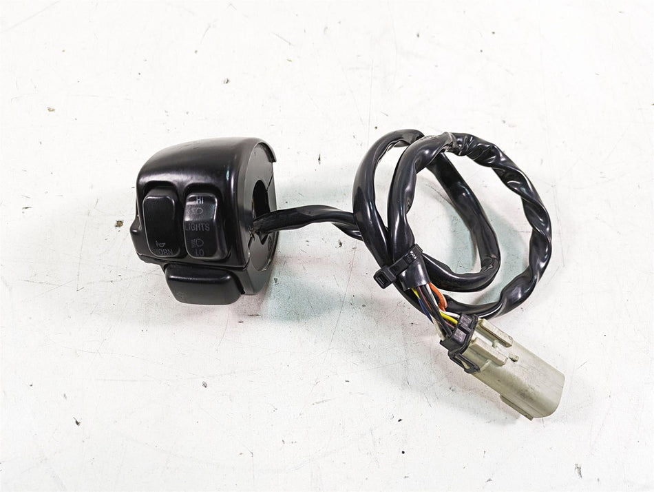 2007 Harley Sportster XL1200 C Left Hand Turn Signal Control Switch 71682-06A {{ shop.shopifyCountryName }} - Mototech271