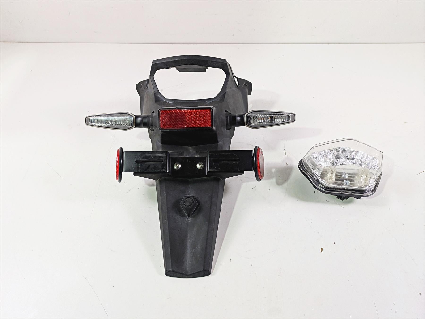 2020 Suzuki V-Strom 1050 XT Plate Holder Blinker Taillight Set -Read 35710-31JA0