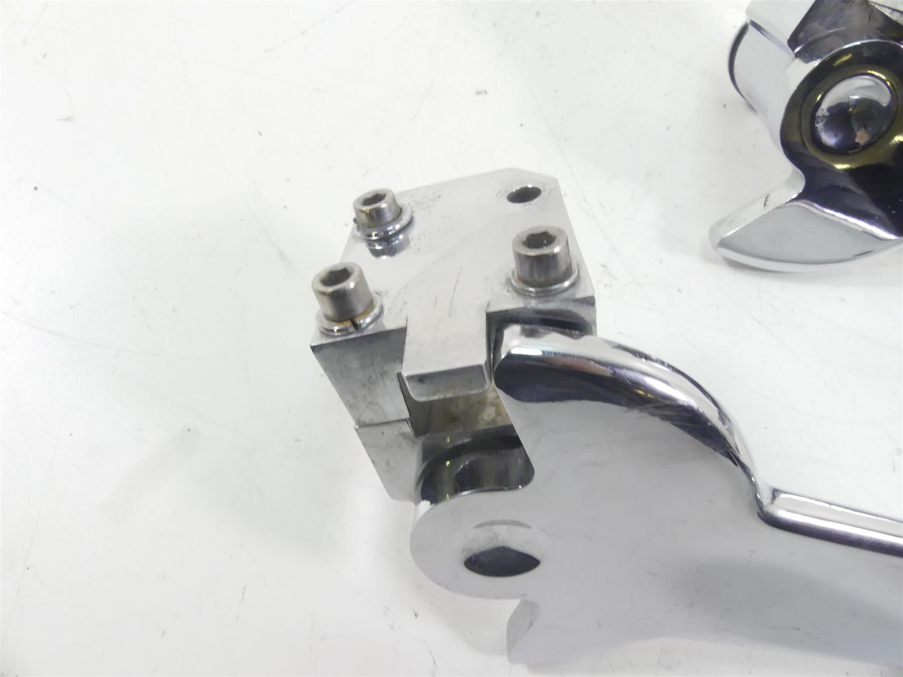 1999 Harley Touring FLHTCUI Electra Glide Kuryakyn Rear Adjustable Pegs Set 7926 {{ shop.shopifyCountryName }} - Mototech271