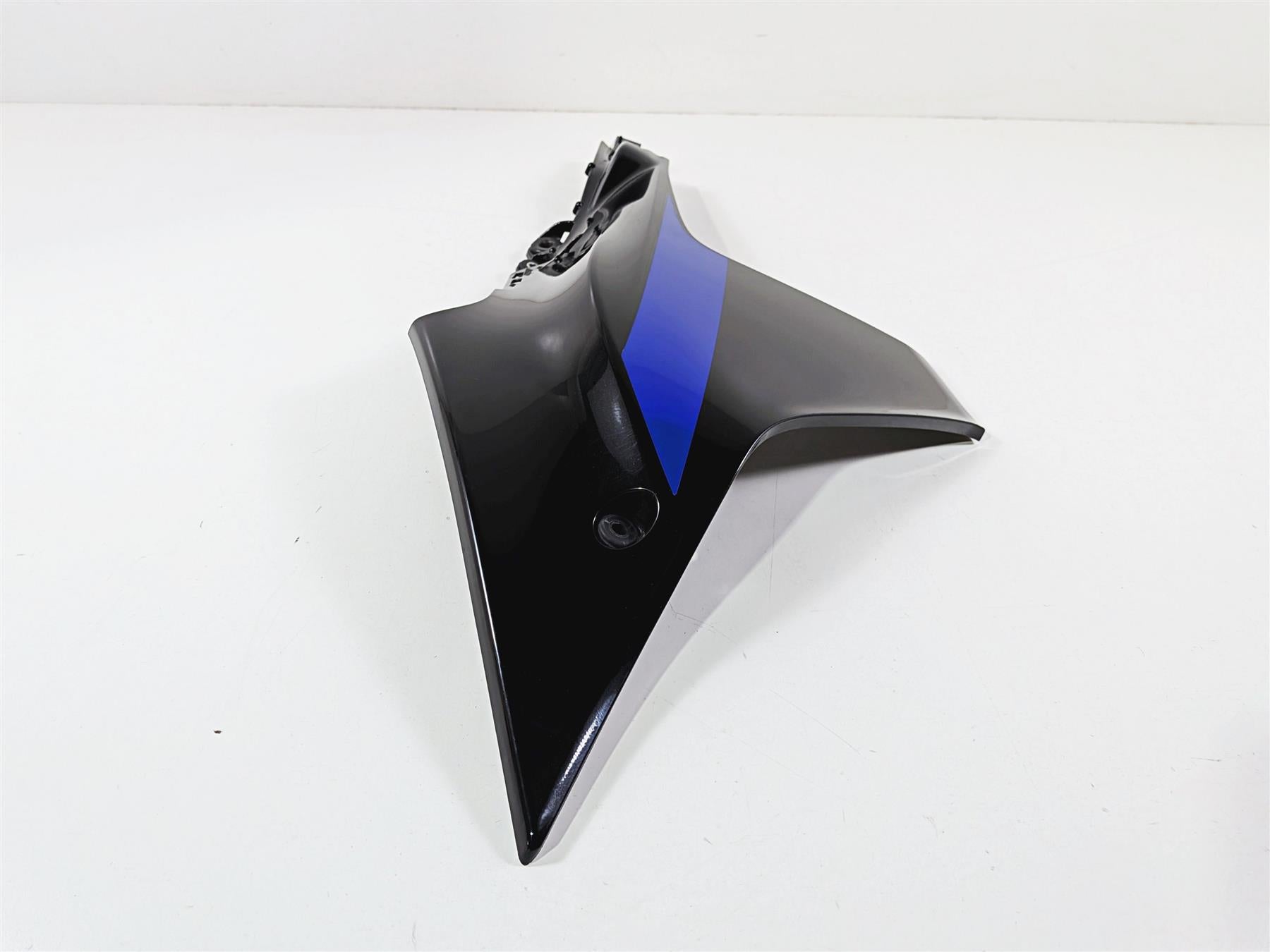 2022 Yamaha YZF R1 R1M RN65 Right Side Upper Cover Fairing B3L-2842N-00-Mototech271