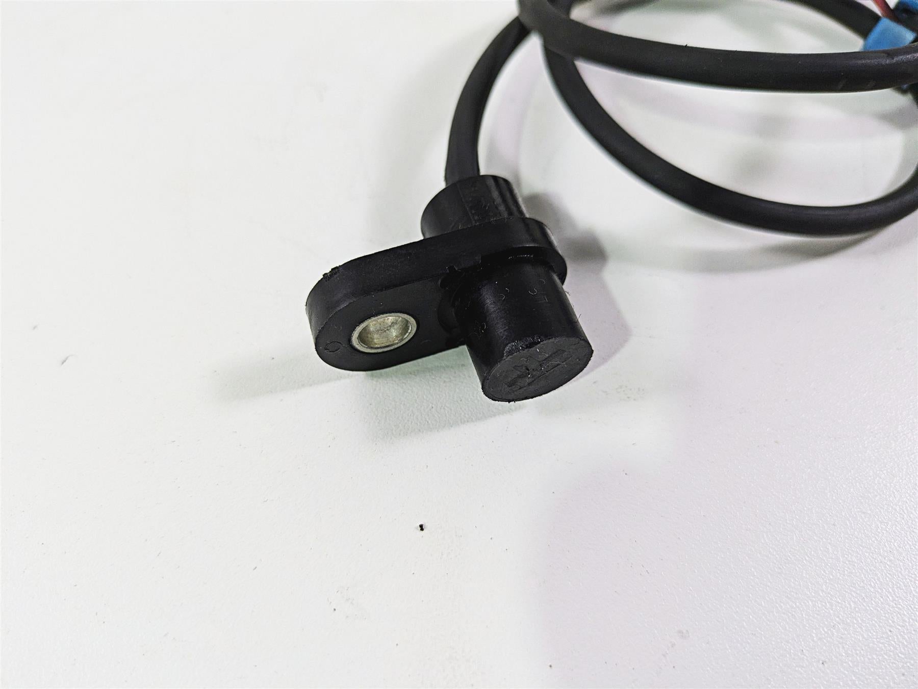 2016 Indian Chief Classic Rear Abs Wheel Speed Sensor 4014216 {{ shop.shopifyCountryName }} - Mototech271