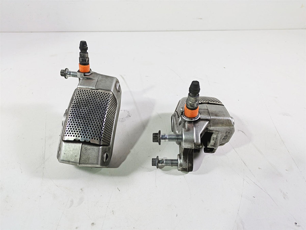 2017 Harley Touring FLHTKSE CVO E-Glide Front Brake Caliper Set 42938-08 {{ shop.shopifyCountryName }} - Mototech271