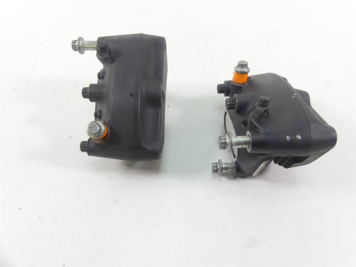 2005 Harley Touring FLHRSI Road King Front Brake Caliper Set 44023-00C 44046-00D {{ shop.shopifyCountryName }} - Mototech271