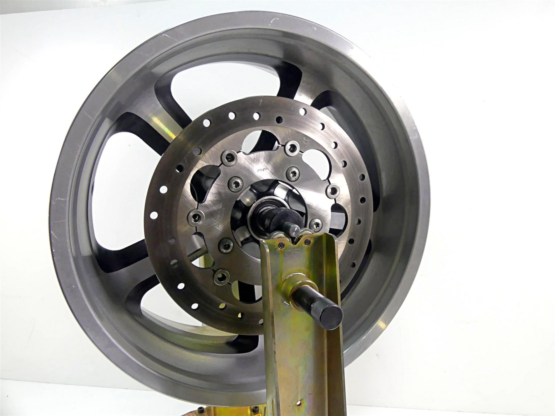 2013 Harley VRSCF Muscle Vrod 18x8 Rear Wheel Rim - Read 40900169 {{ shop.shopifyCountryName }} - Mototech271