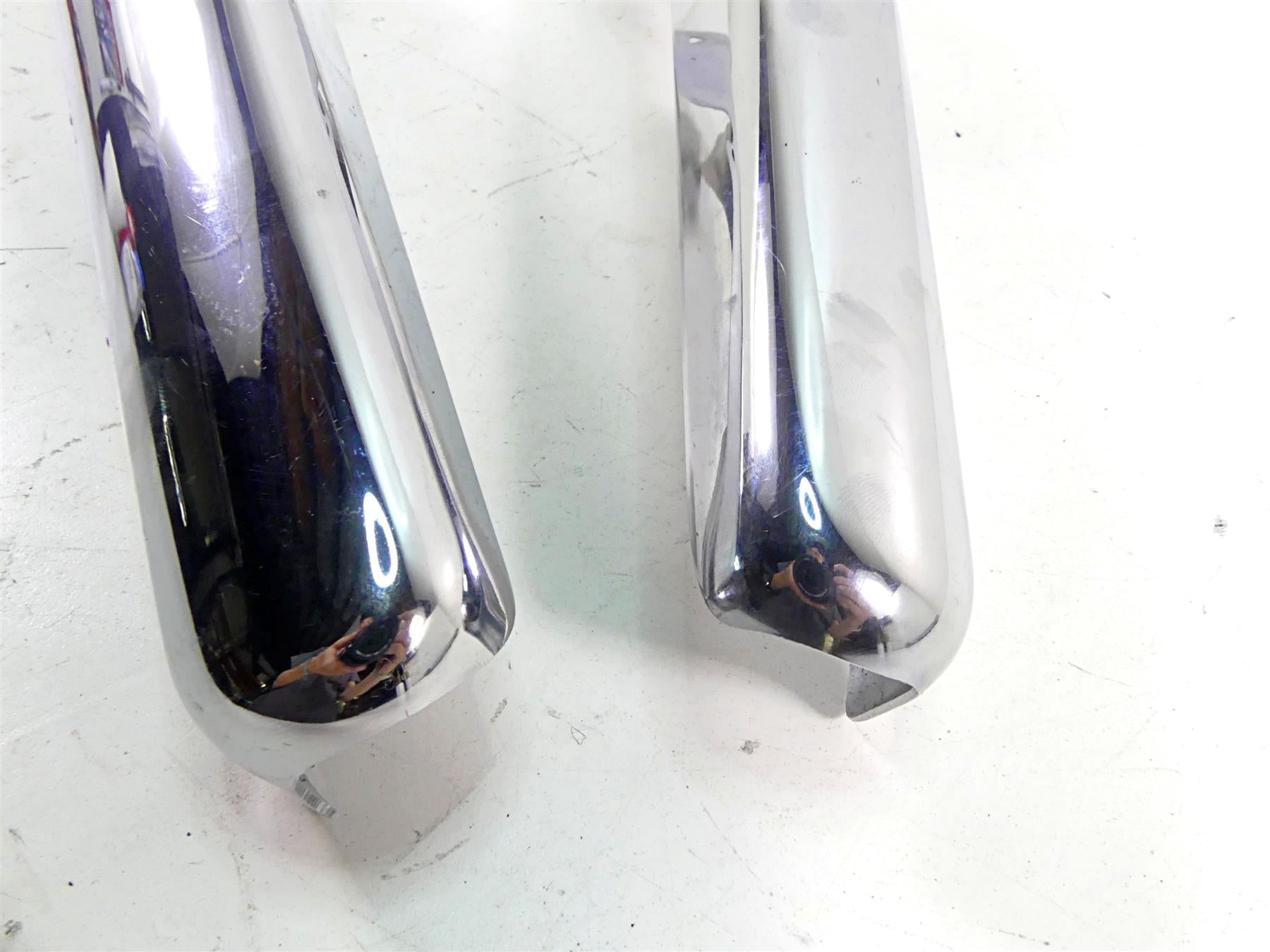 2008 Harley Touring FLHX Street Glide Rear Fender Chrome Strut Set 47502-97 {{ shop.shopifyCountryName }} - Mototech271