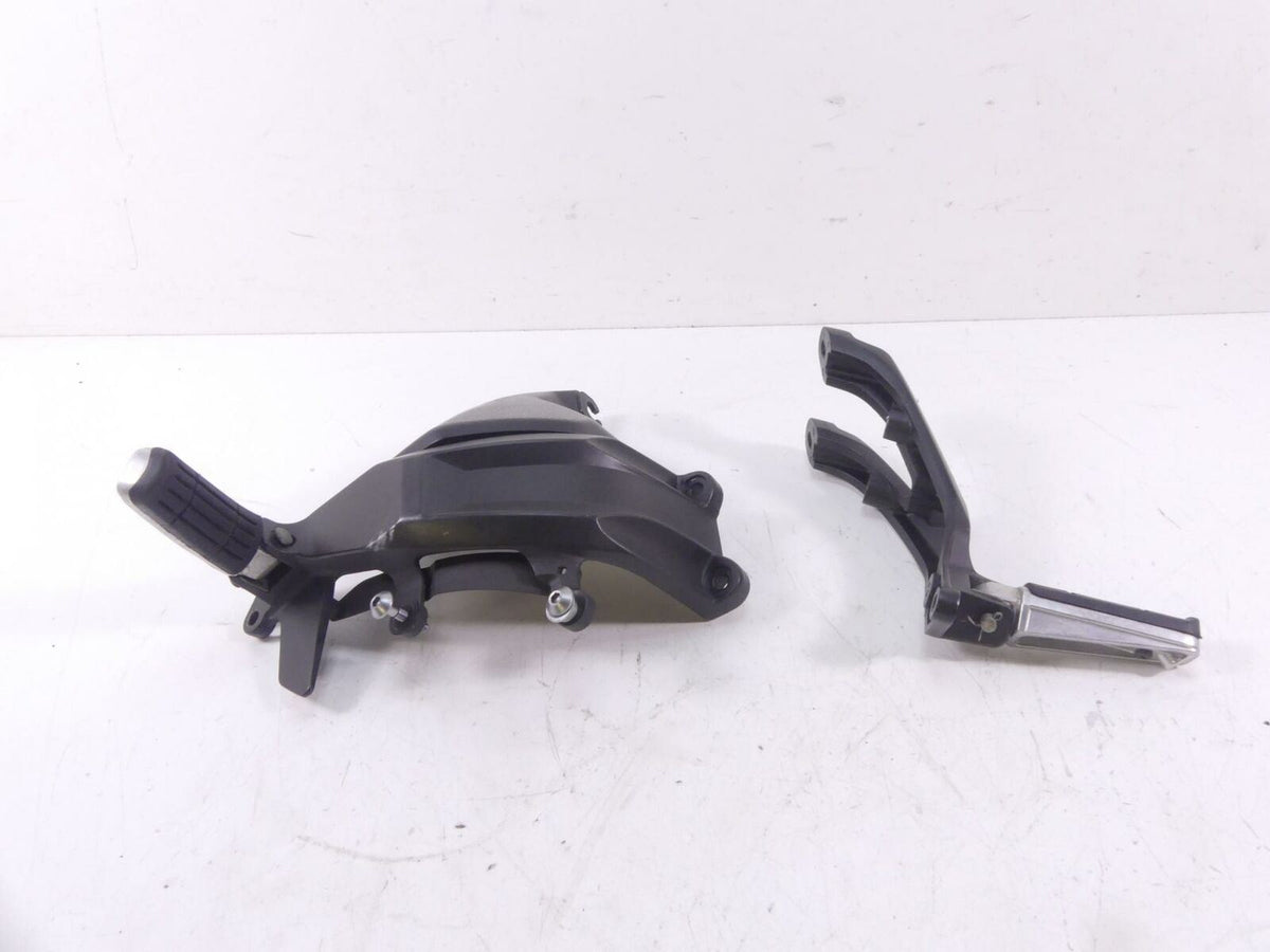 2012 Yamaha XT1200 Super Tenere Passenger Footpeg Foot Peg Set 23P-27440-00-00 {{ shop.shopifyCountryName }} - Mototech271