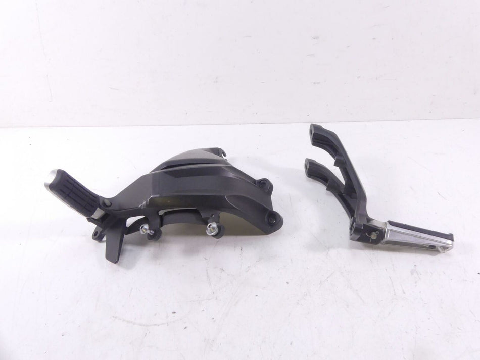 2012 Yamaha XT1200 Super Tenere Passenger Footpeg Foot Peg Set 23P-27440-00-00 {{ shop.shopifyCountryName }} - Mototech271