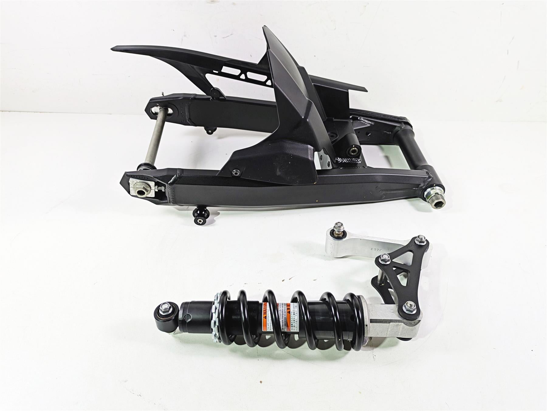 2021 Kawasaki Z900 ZR900 Swingarm + Shock & Linkage Set 33001-0732