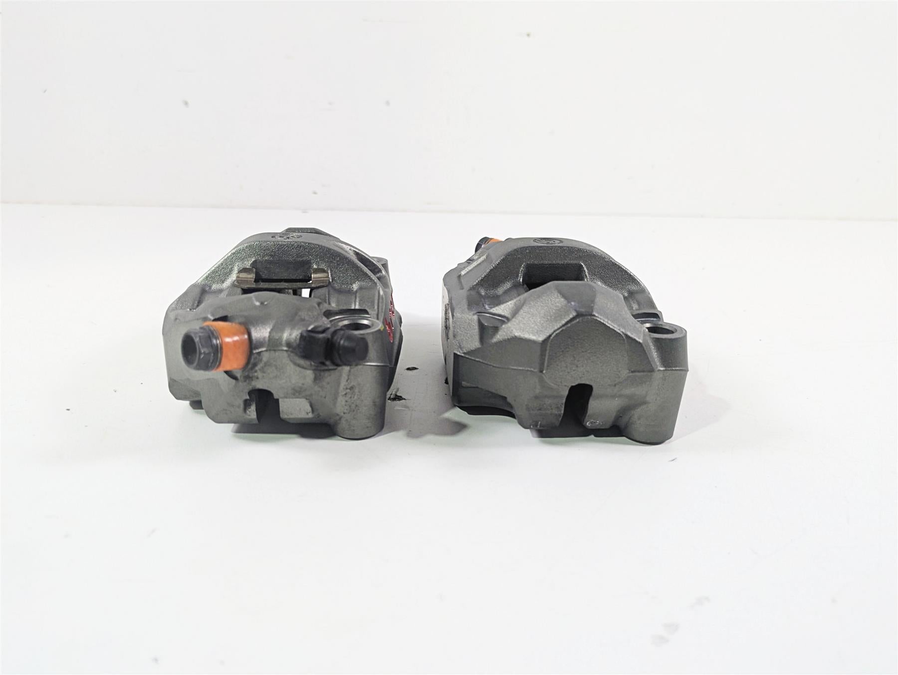 2017 KTM 1290 Super Duke GT Brembo Front Brake Caliper 100mm Set 6131301600158 {{ shop.shopifyCountryName }} - Mototech271
