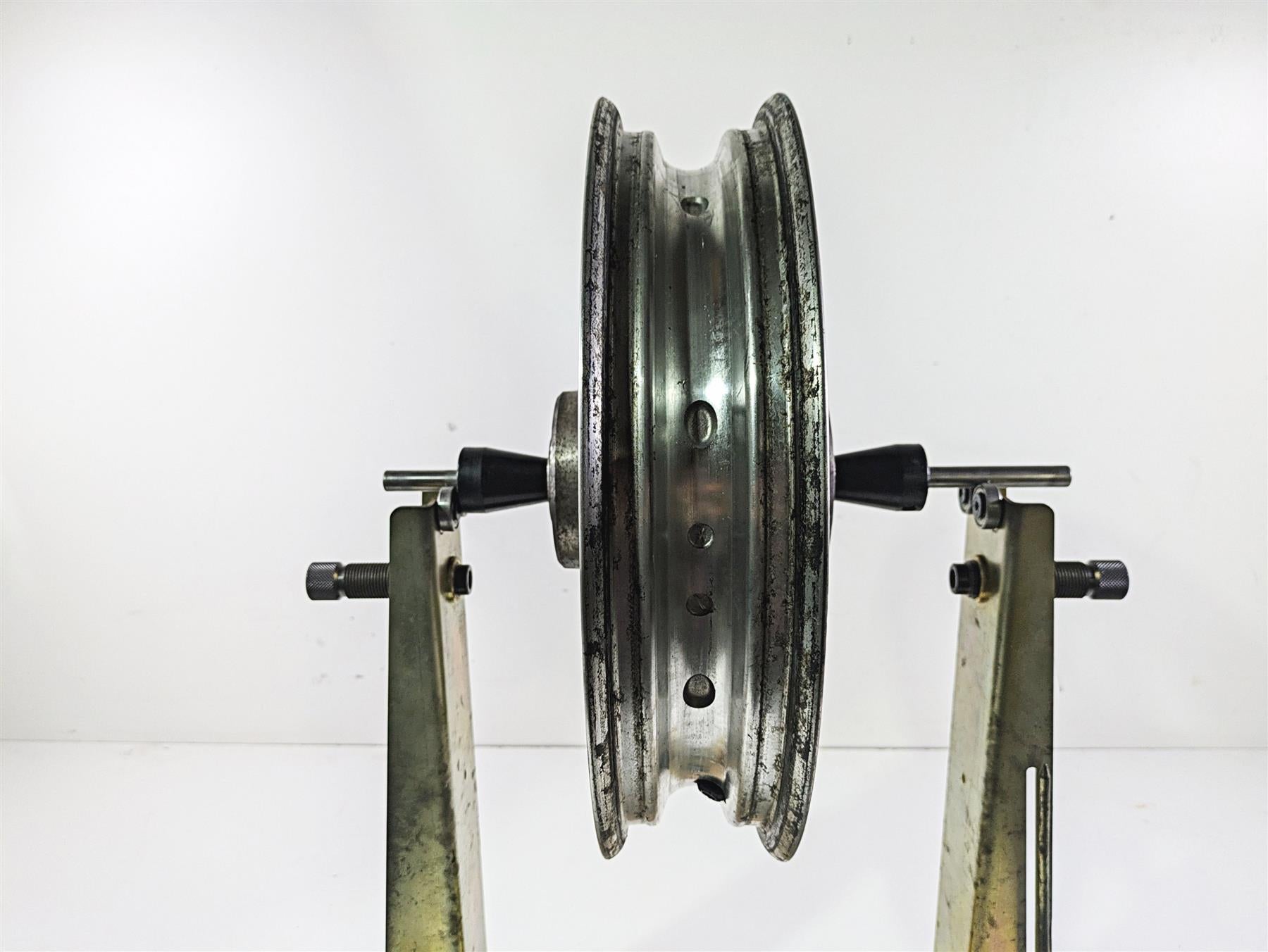 2005 Harley Touring FLHRI Road King Front Wheel Rim 16x3 9 Spoke 41154-04 {{ shop.shopifyCountryName }} - Mototech271