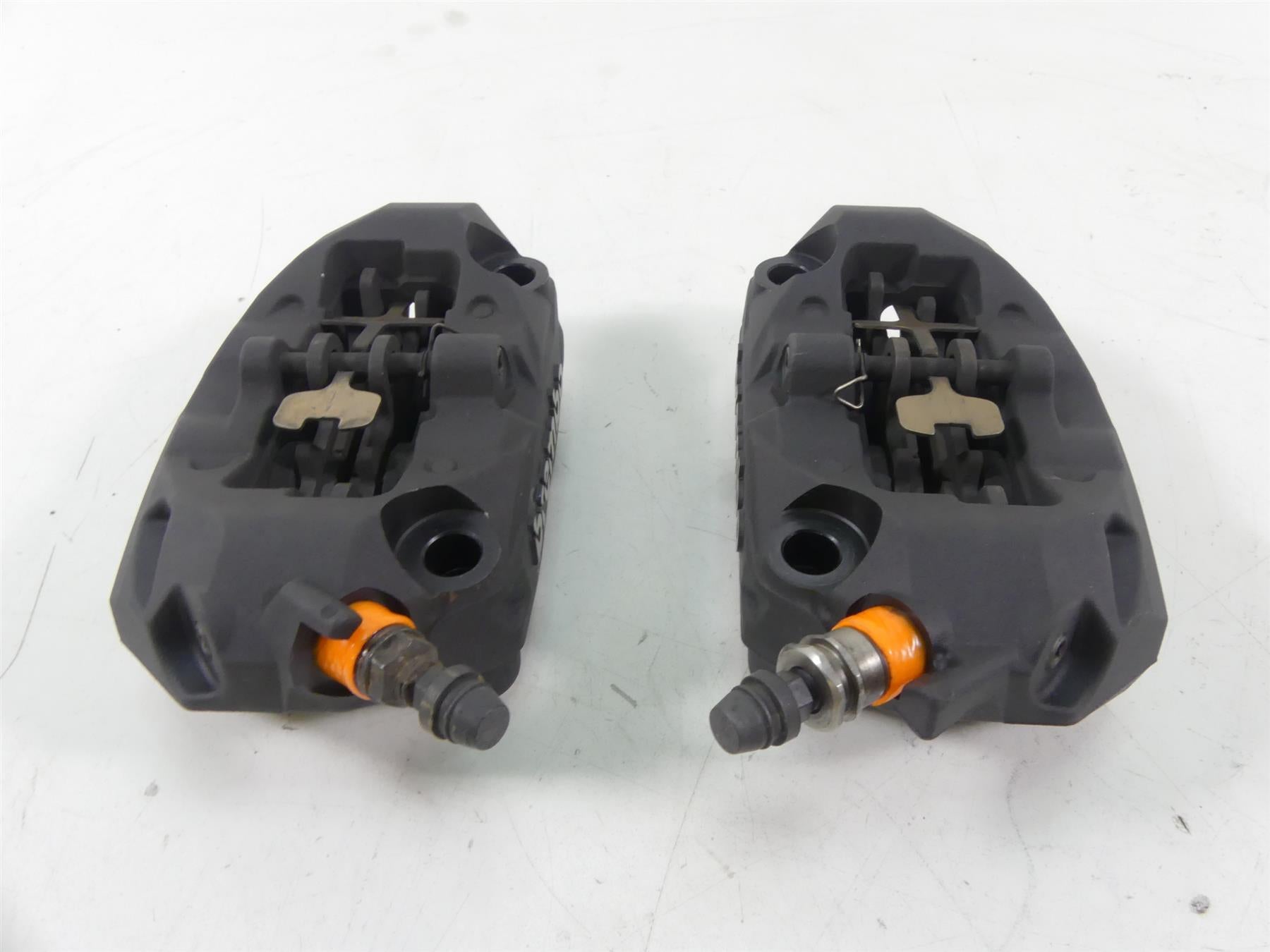 2016 BMW R1200GS K50 Front Brembo Brake Caliper Set 34118556205 34118556206 {{ shop.shopifyCountryName }} - Mototech271