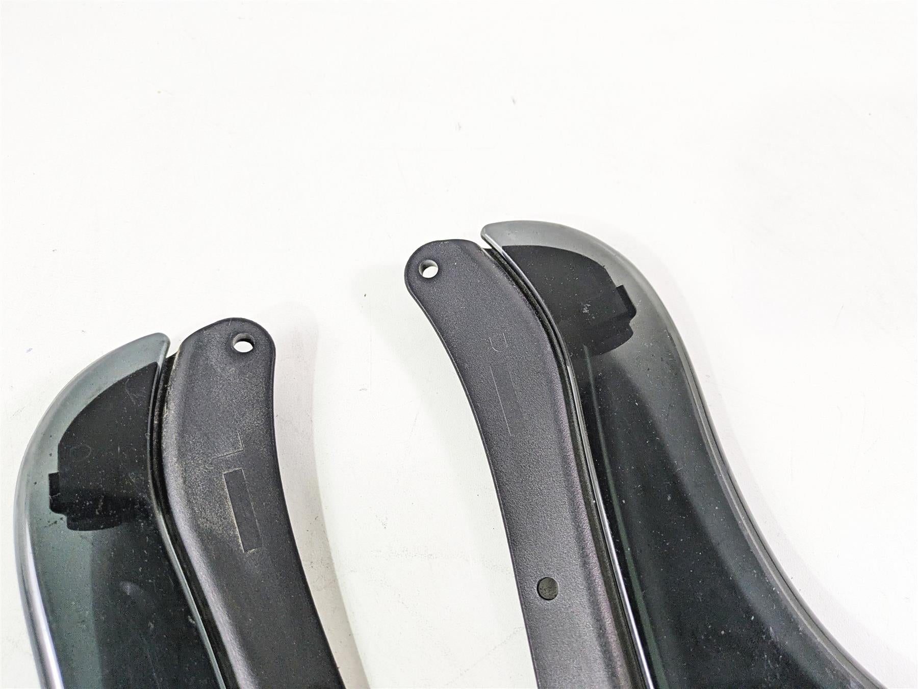 2011 Harley Touring FLHTCUSE CVO E-Glide Front Lower Wind Deflector Set {{ shop.shopifyCountryName }} - Mototech271
